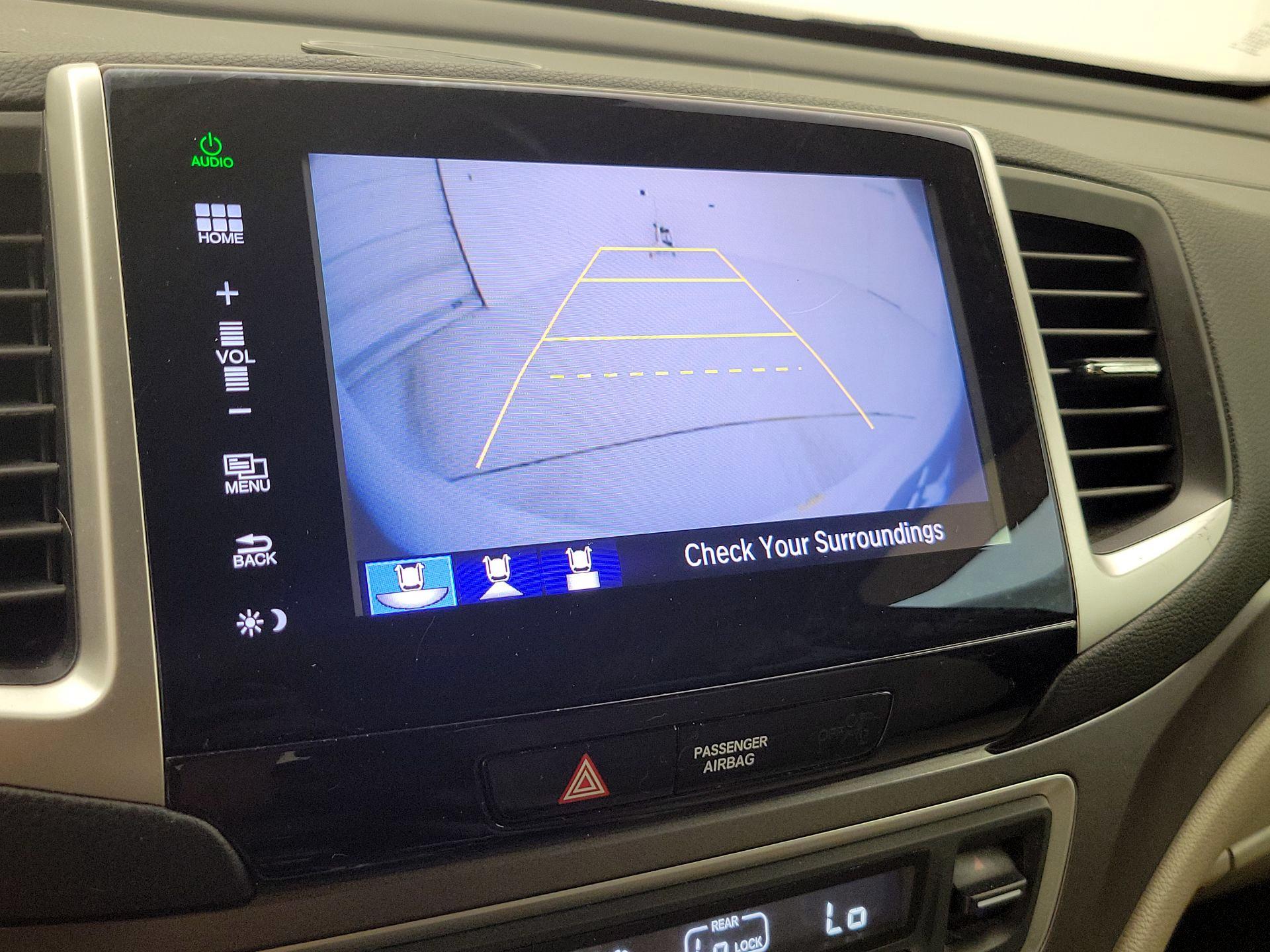 Thumbnail: 2016 Honda Pilot - 14