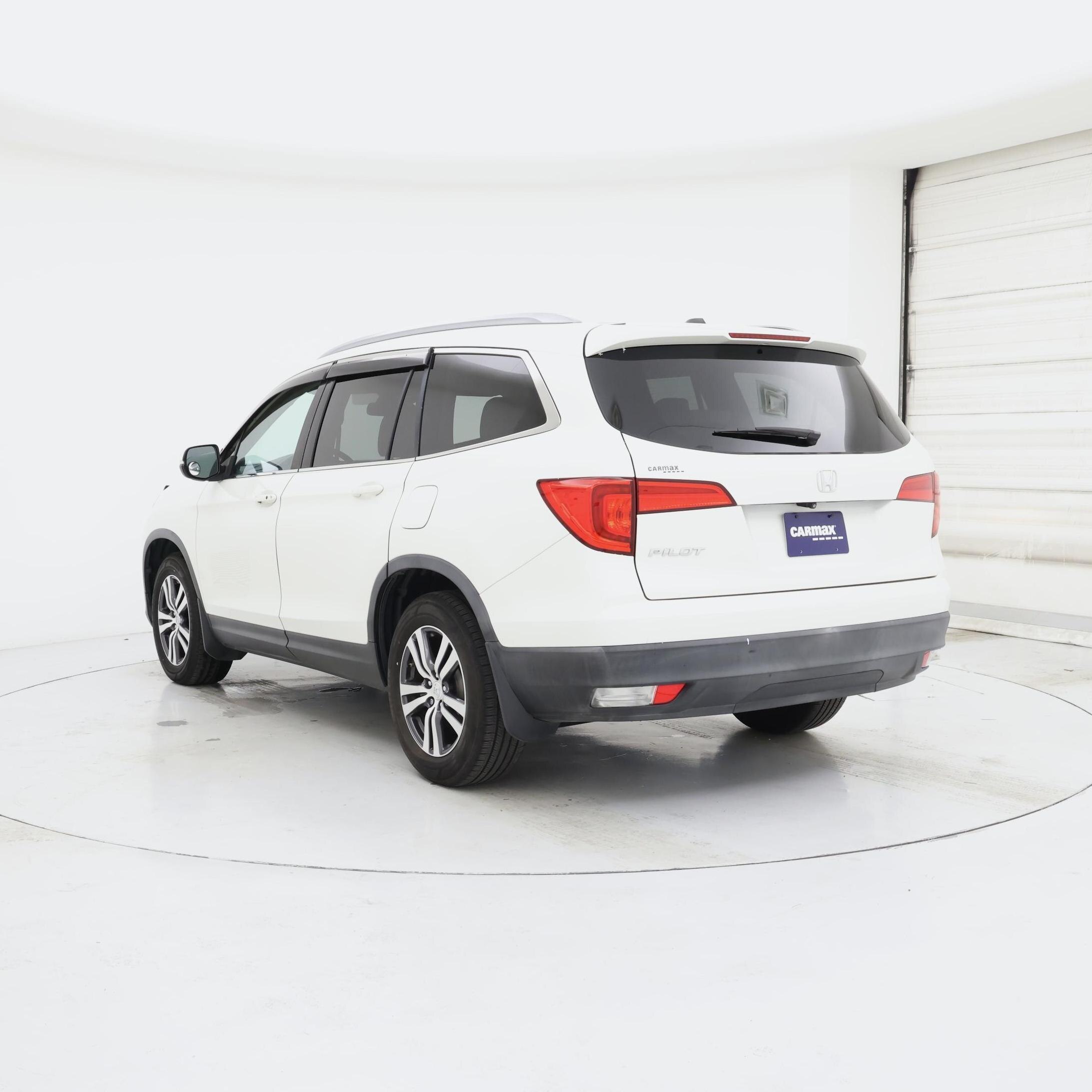 Thumbnail: 2016 Honda Pilot - 2