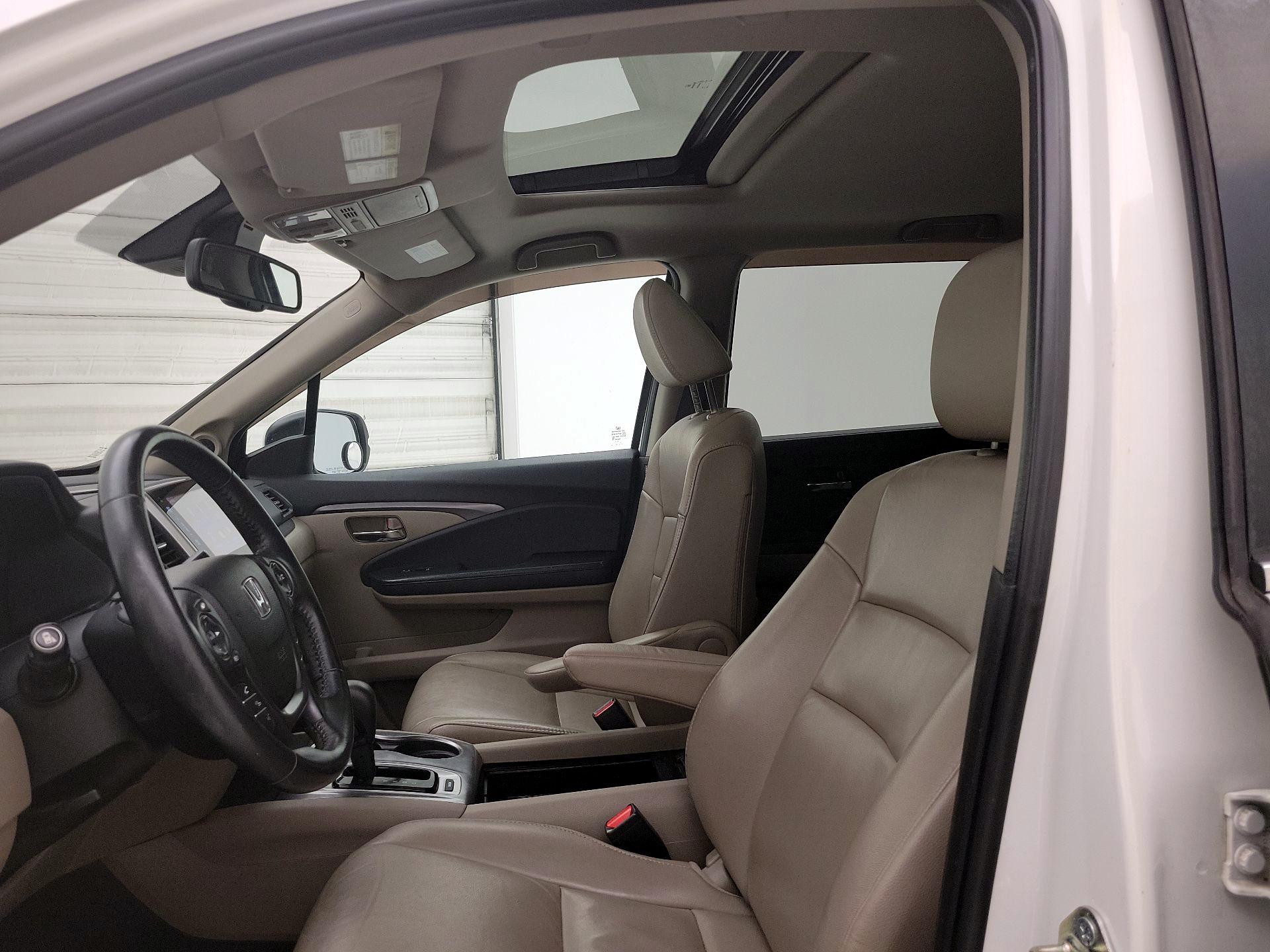 Thumbnail: 2016 Honda Pilot - 19