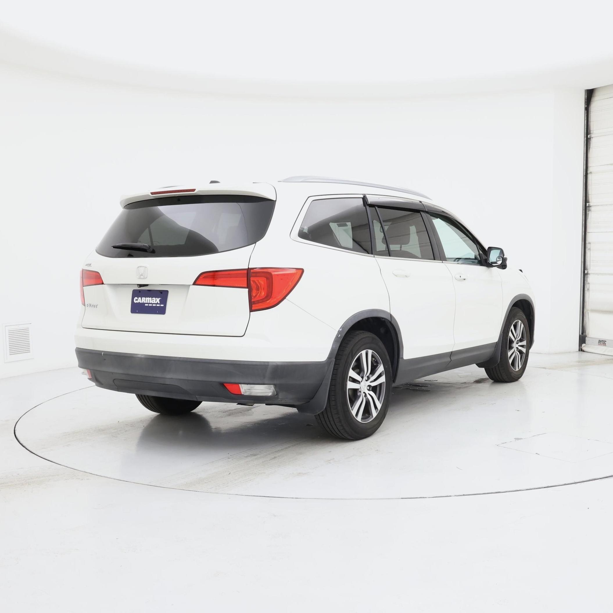 Thumbnail: 2016 Honda Pilot - 8