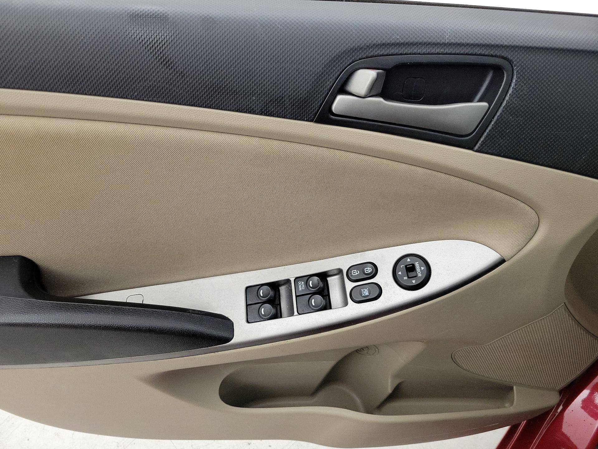 Thumbnail: 2015 Hyundai Accent - 12