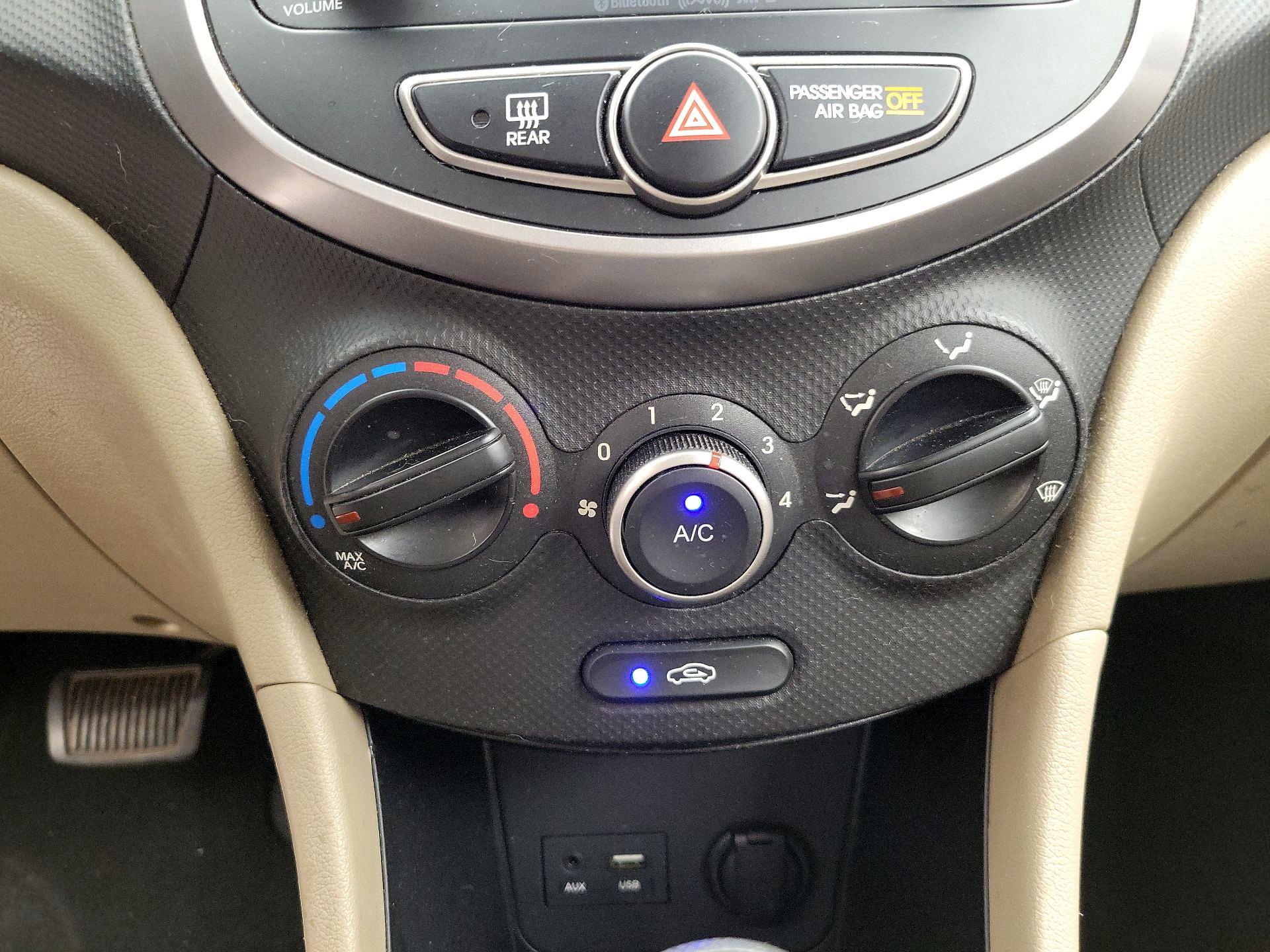 Thumbnail: 2015 Hyundai Accent - 15
