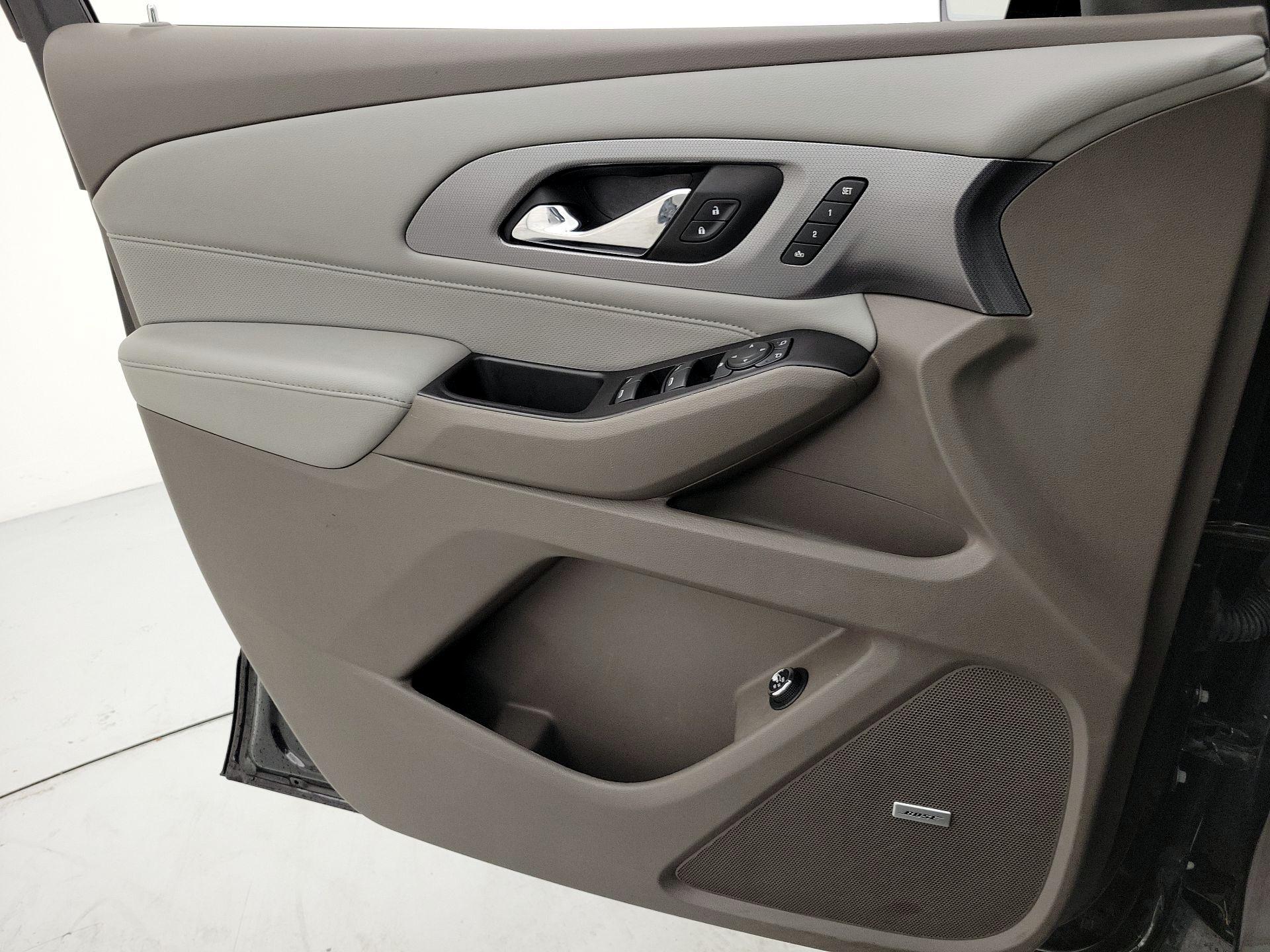 Thumbnail: 2018 Chevrolet Traverse - 12