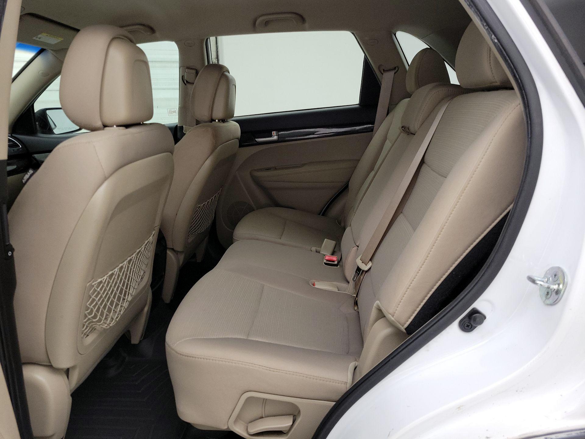 Thumbnail: 2015 Kia Sorento - 18