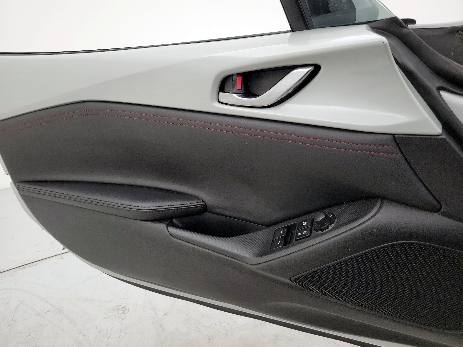 Thumbnail: 2017 Mazda MX-5 Miata - 12