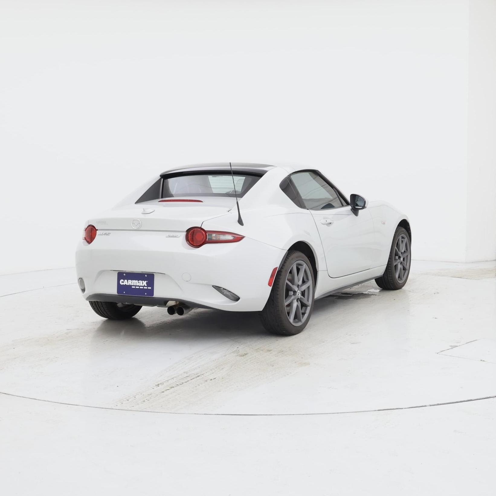 Thumbnail: 2017 Mazda MX-5 Miata - 8