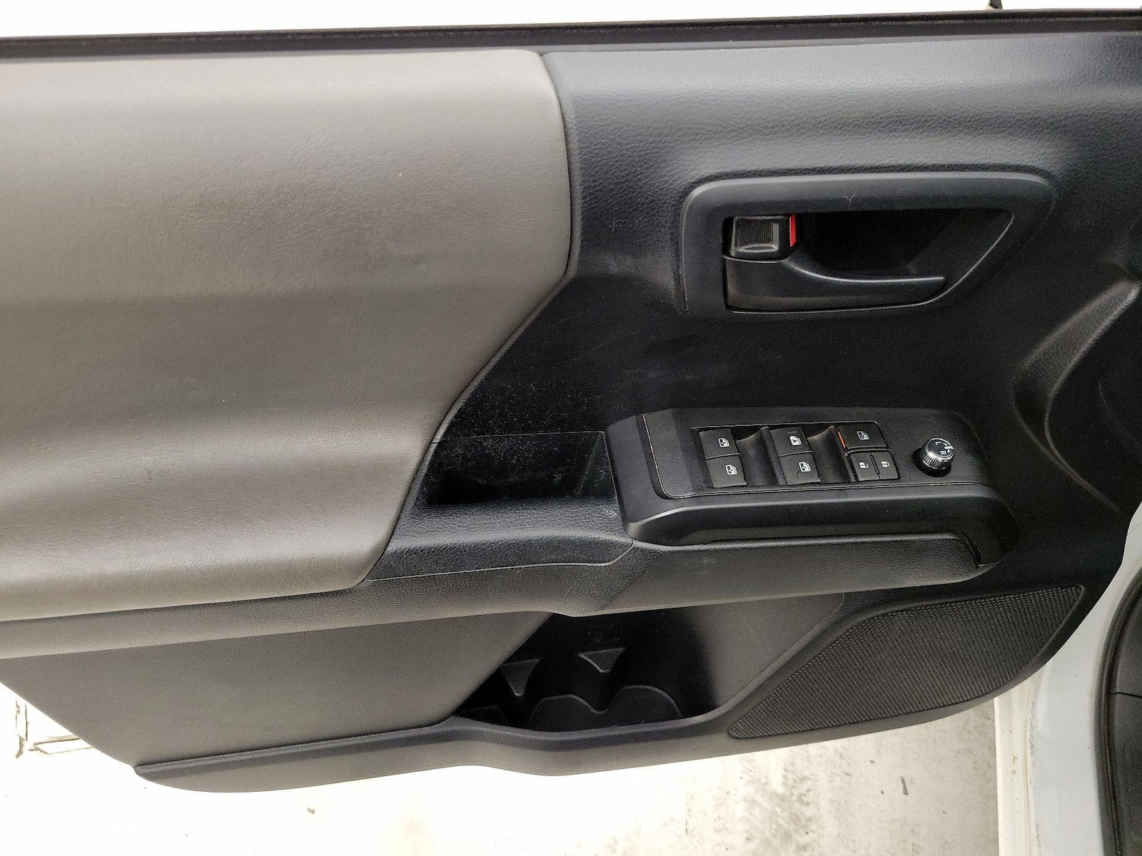 2018 Toyota Tacoma SR - Photo 13