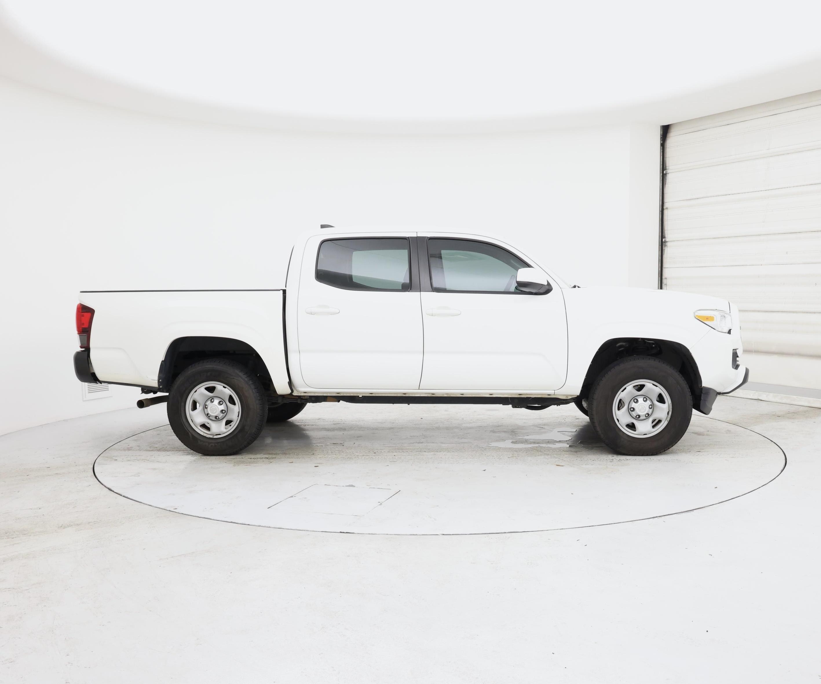 Thumbnail: 2018 Toyota Tacoma - 7