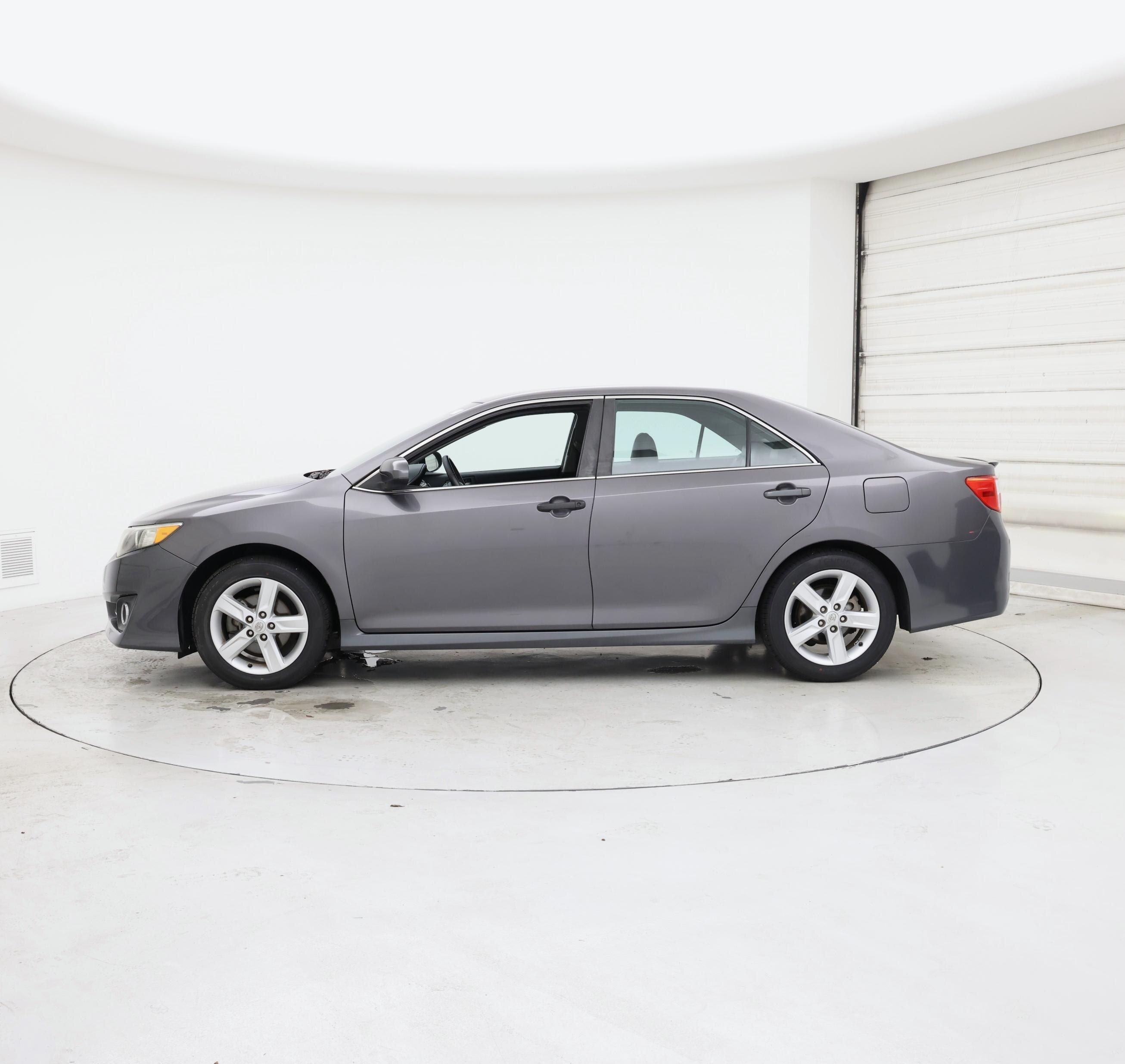 Thumbnail: 2014 Toyota Camry - 3