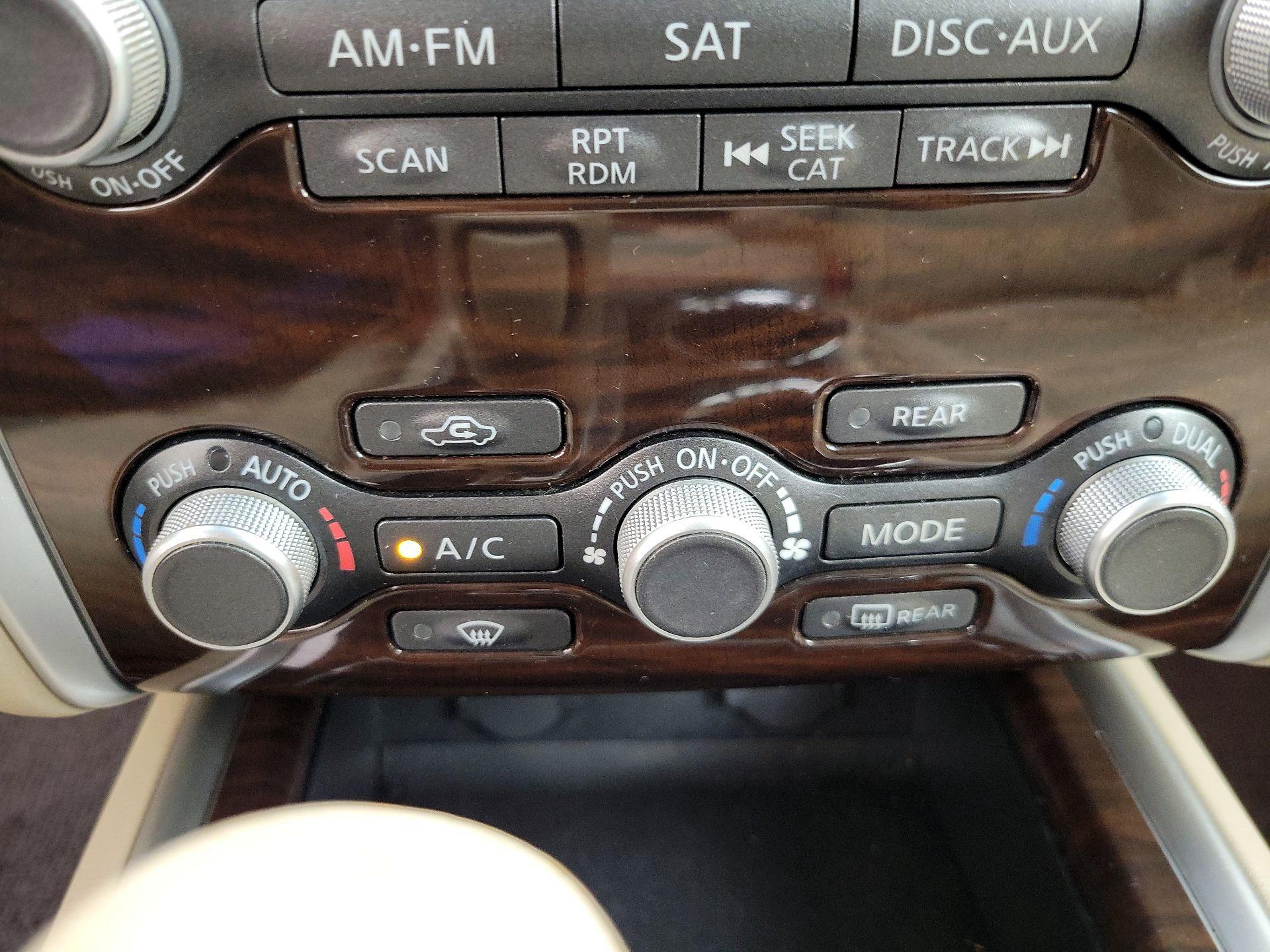 Thumbnail: 2014 Nissan Pathfinder - 16