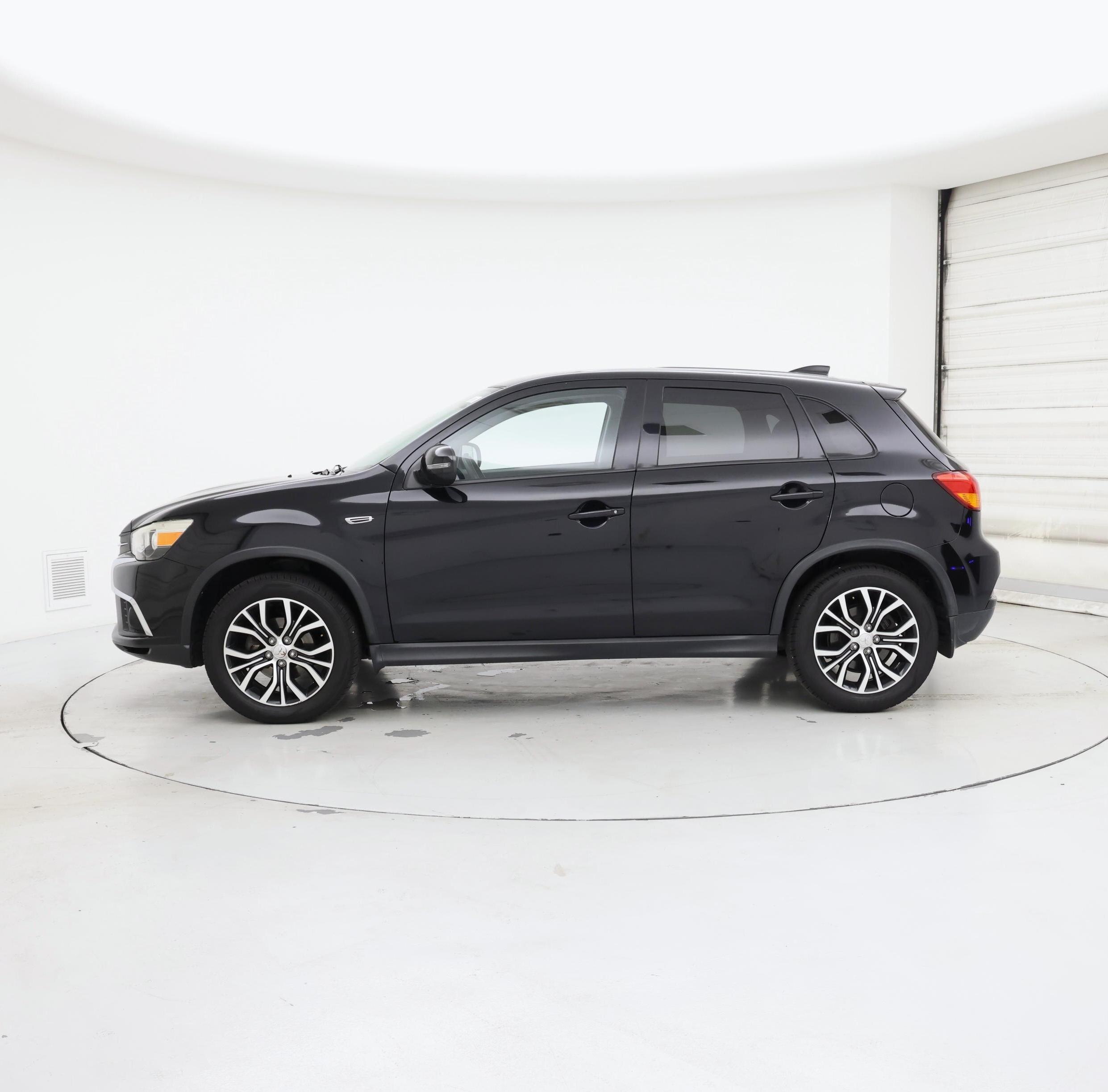 Thumbnail: 2019 Mitsubishi Outlander Sport - 3