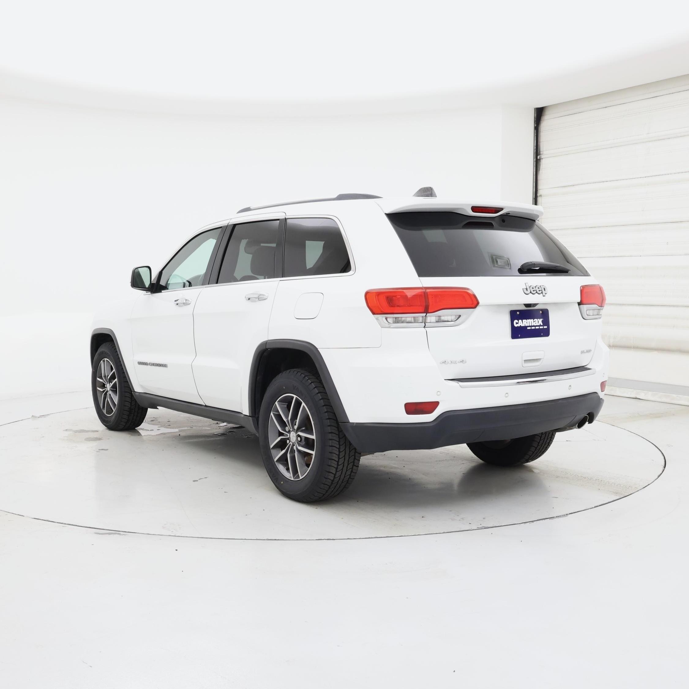 Thumbnail: 2017 Jeep Grand Cherokee - 2