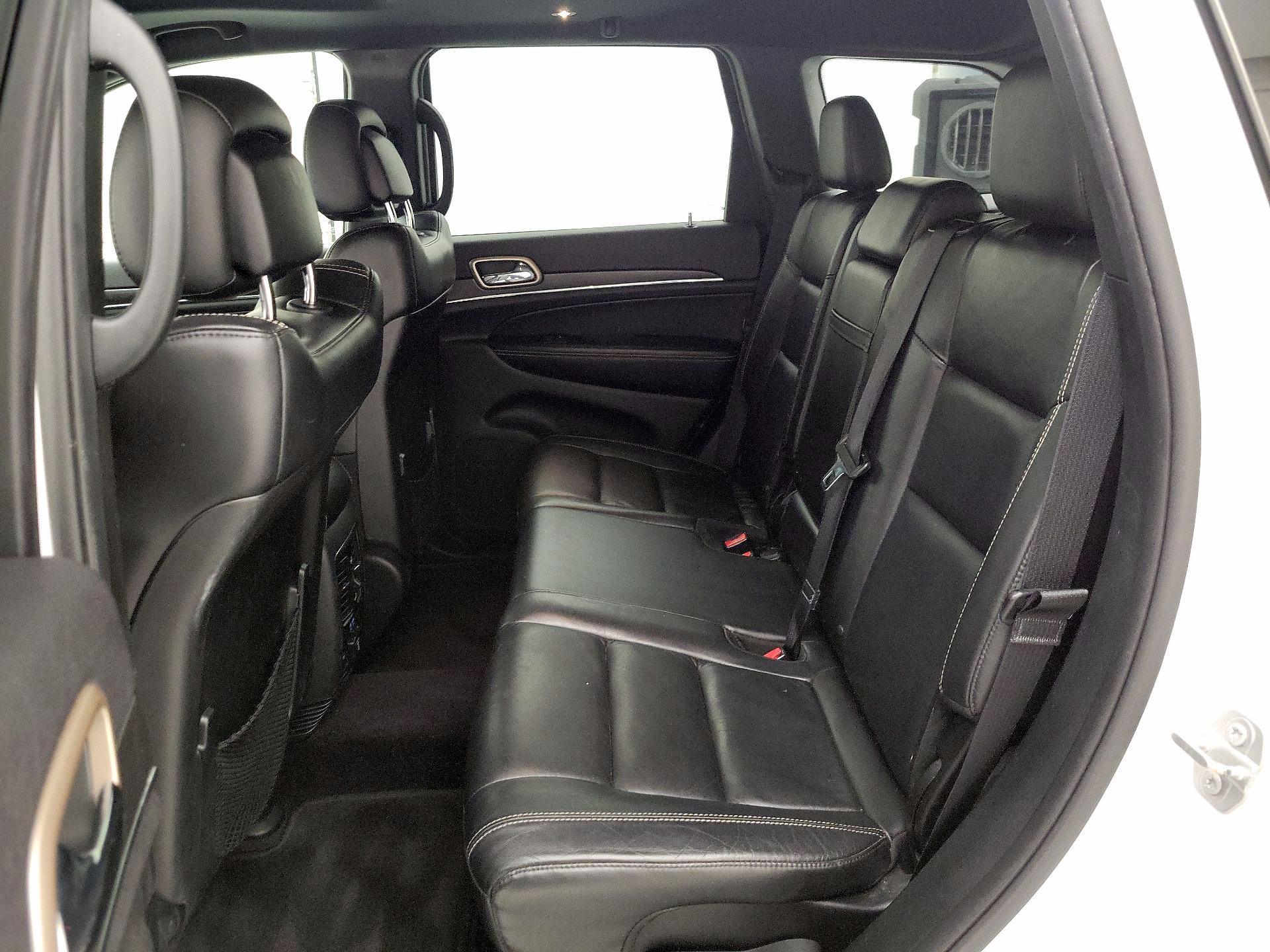 Thumbnail: 2017 Jeep Grand Cherokee - 19