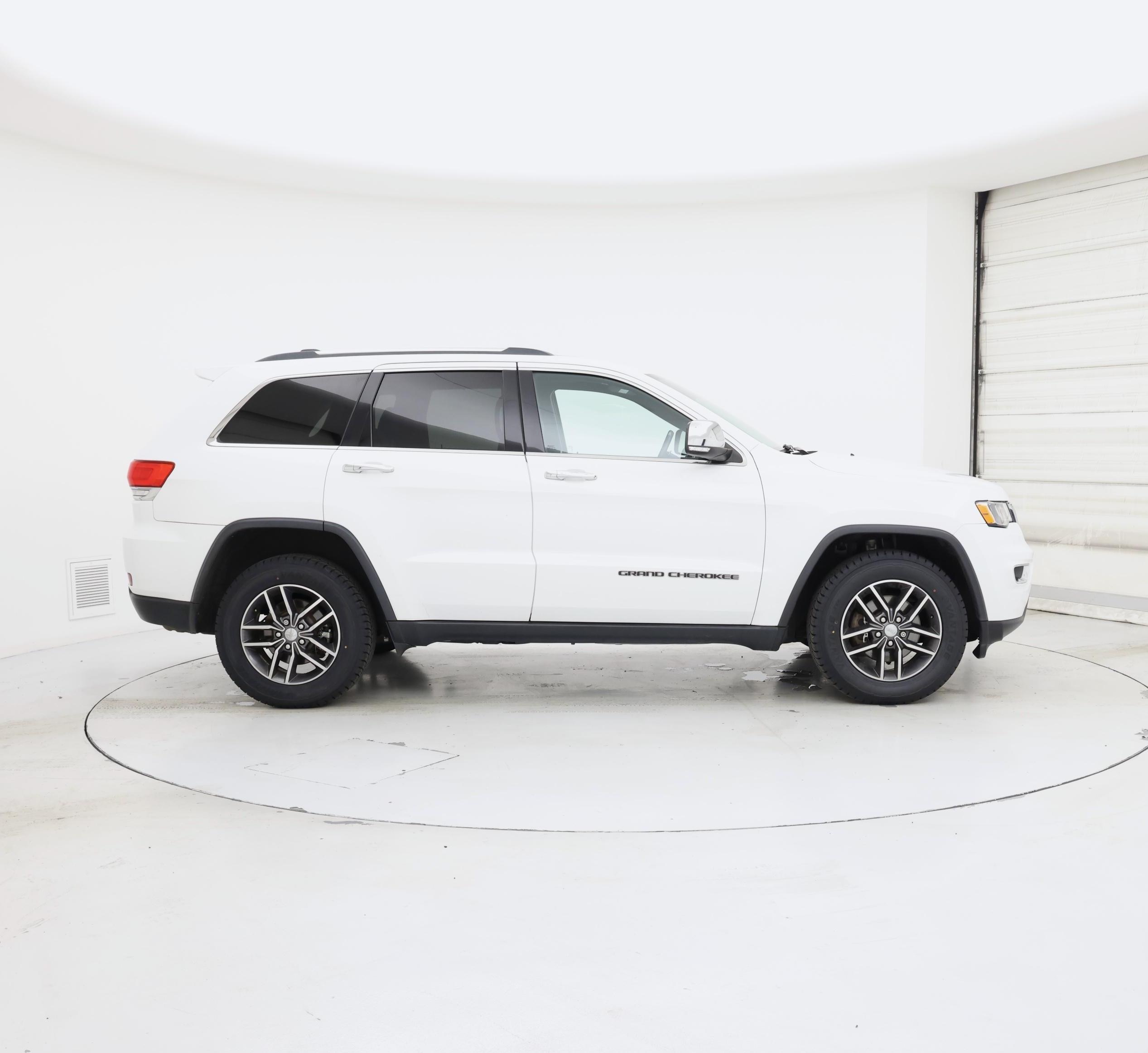 Thumbnail: 2017 Jeep Grand Cherokee - 7