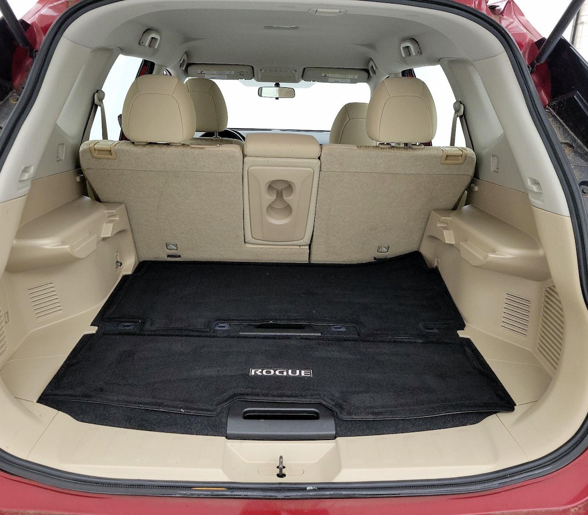 Trunk/Cargo (Seats Up)