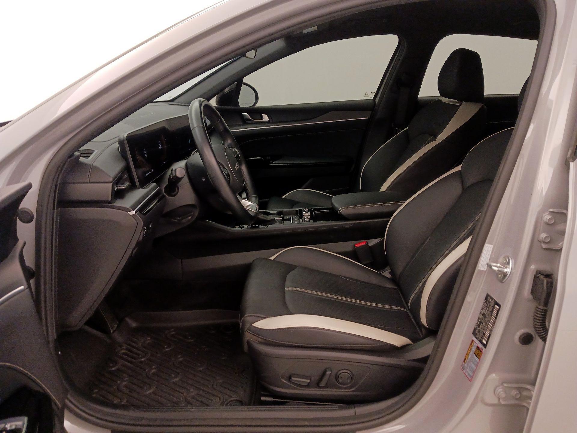 Thumbnail: 2025 Kia K5 - 11