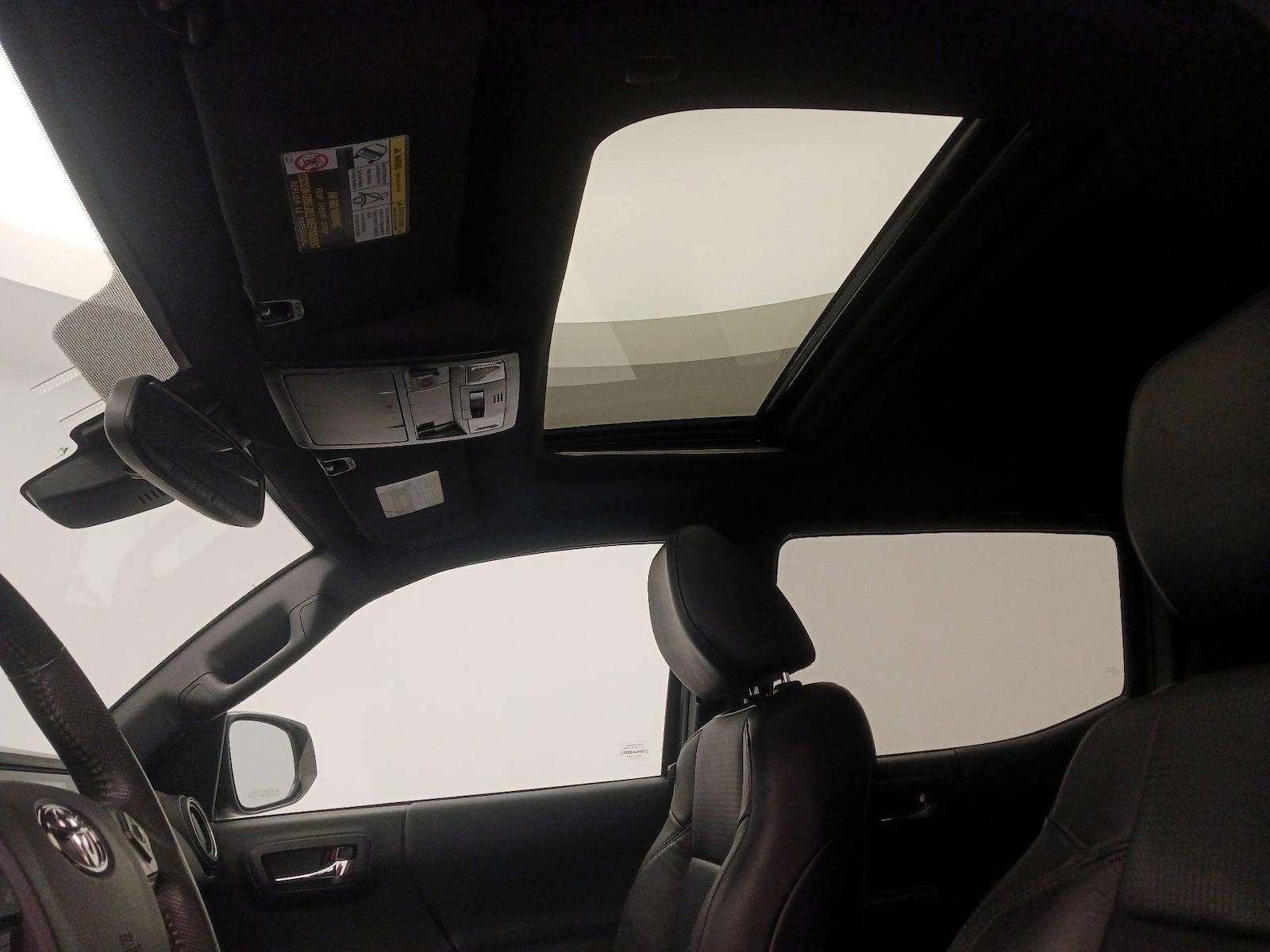 Sunroof(s) & Overhead Airbags