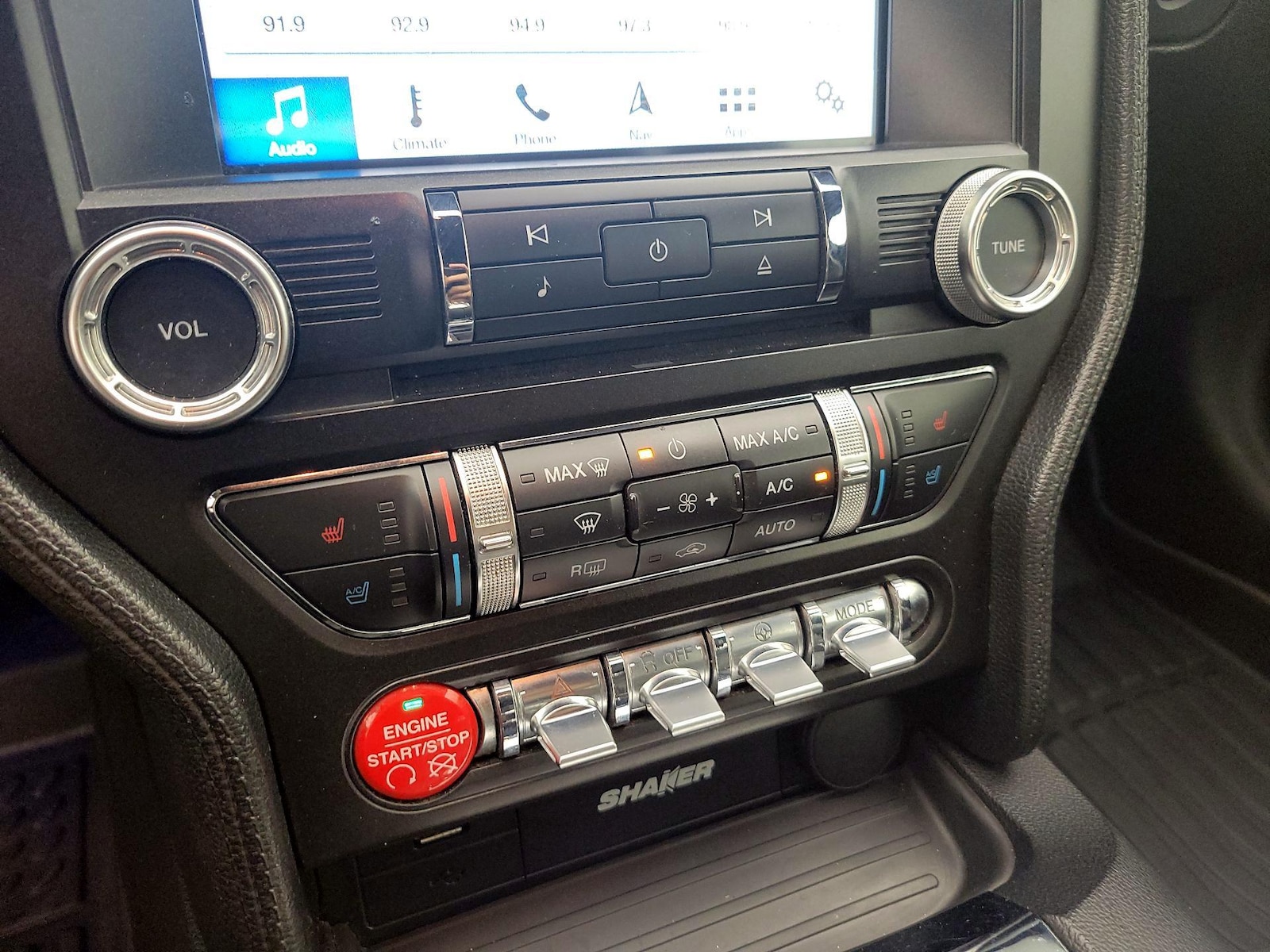 2016 Ford Mustang GT - Photo 17