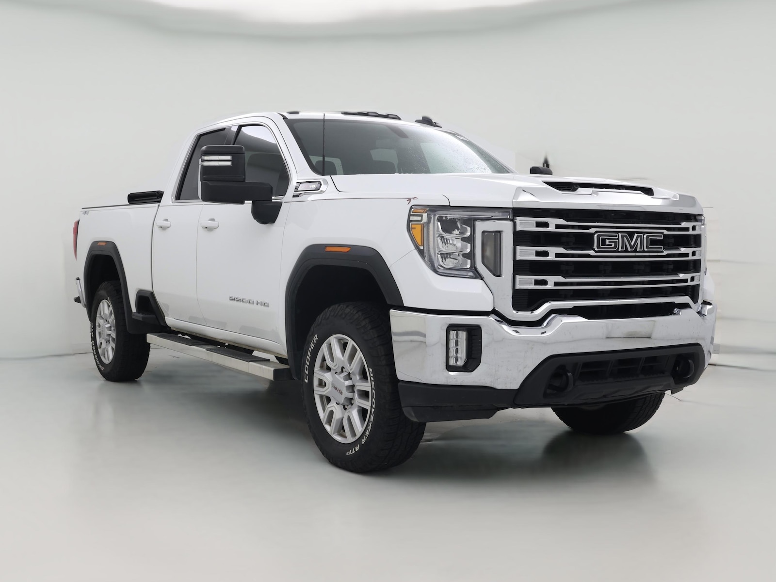 Bed Cover, 4WD/AWD & Tow Hitch