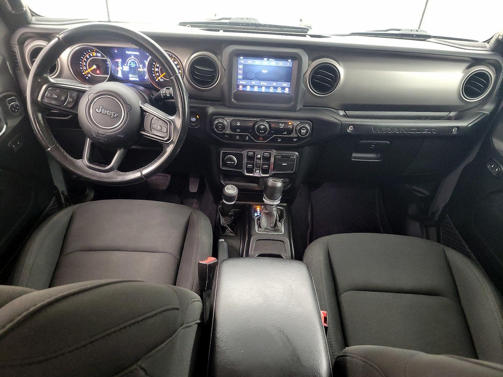 Apple CarPlay® & Android Auto™