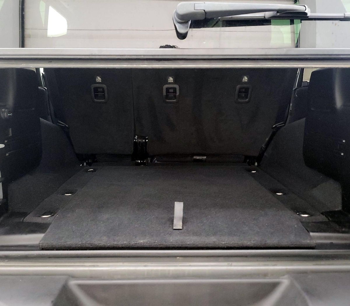 Trunk/Cargo (Seats Up)