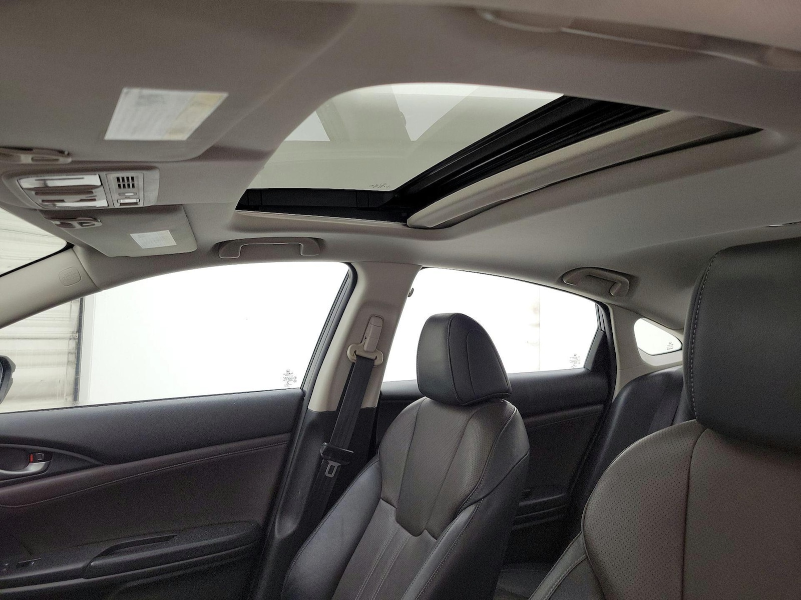 Sunroof(s) & Overhead Airbags