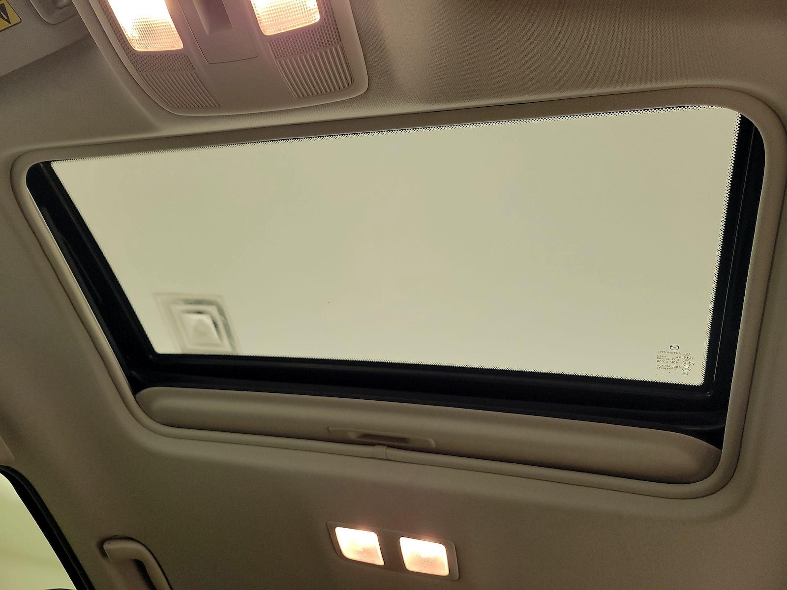Sunroof(s) & Overhead Airbags