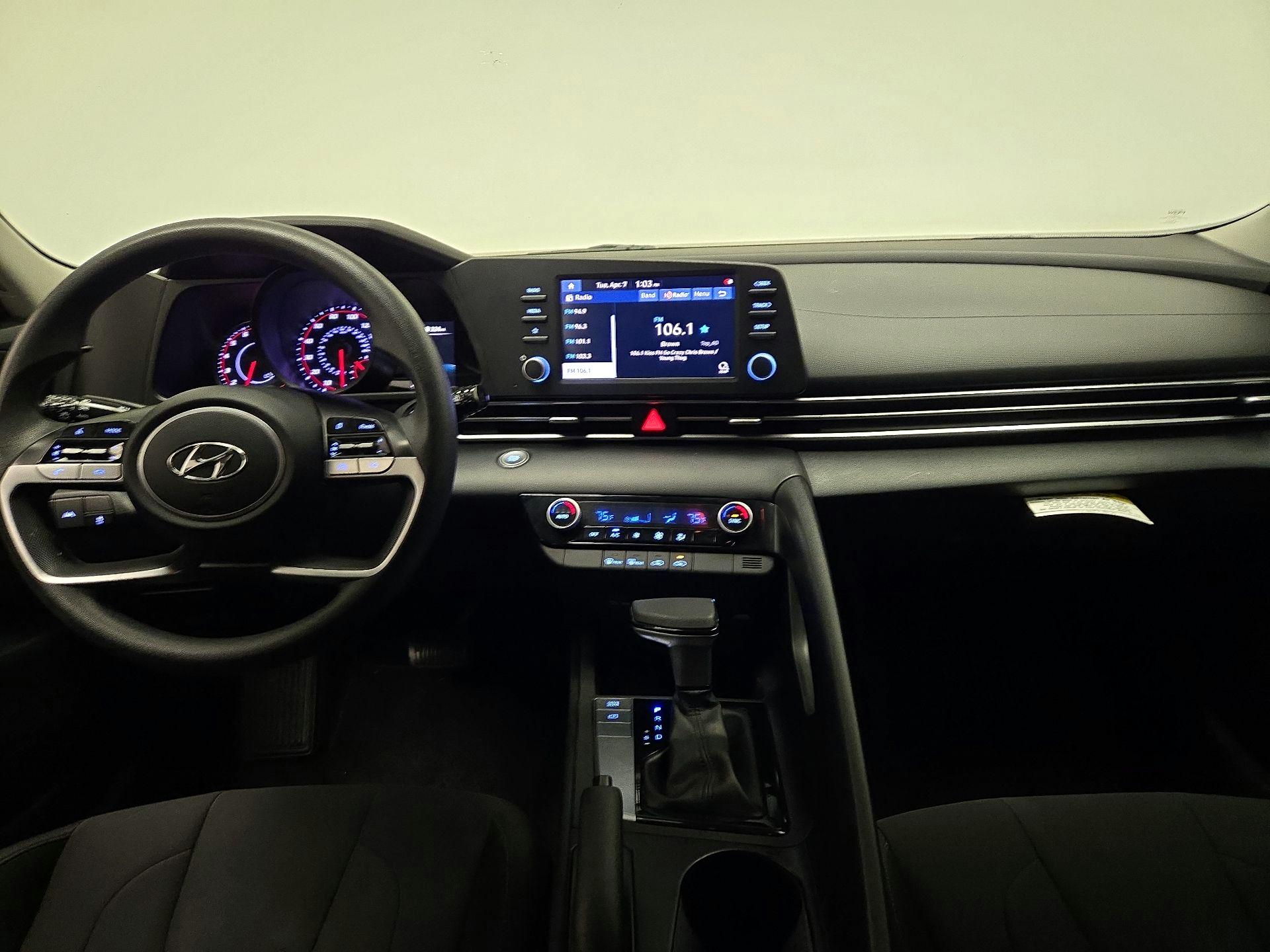 Thumbnail: 2022 Hyundai Elantra - 9
