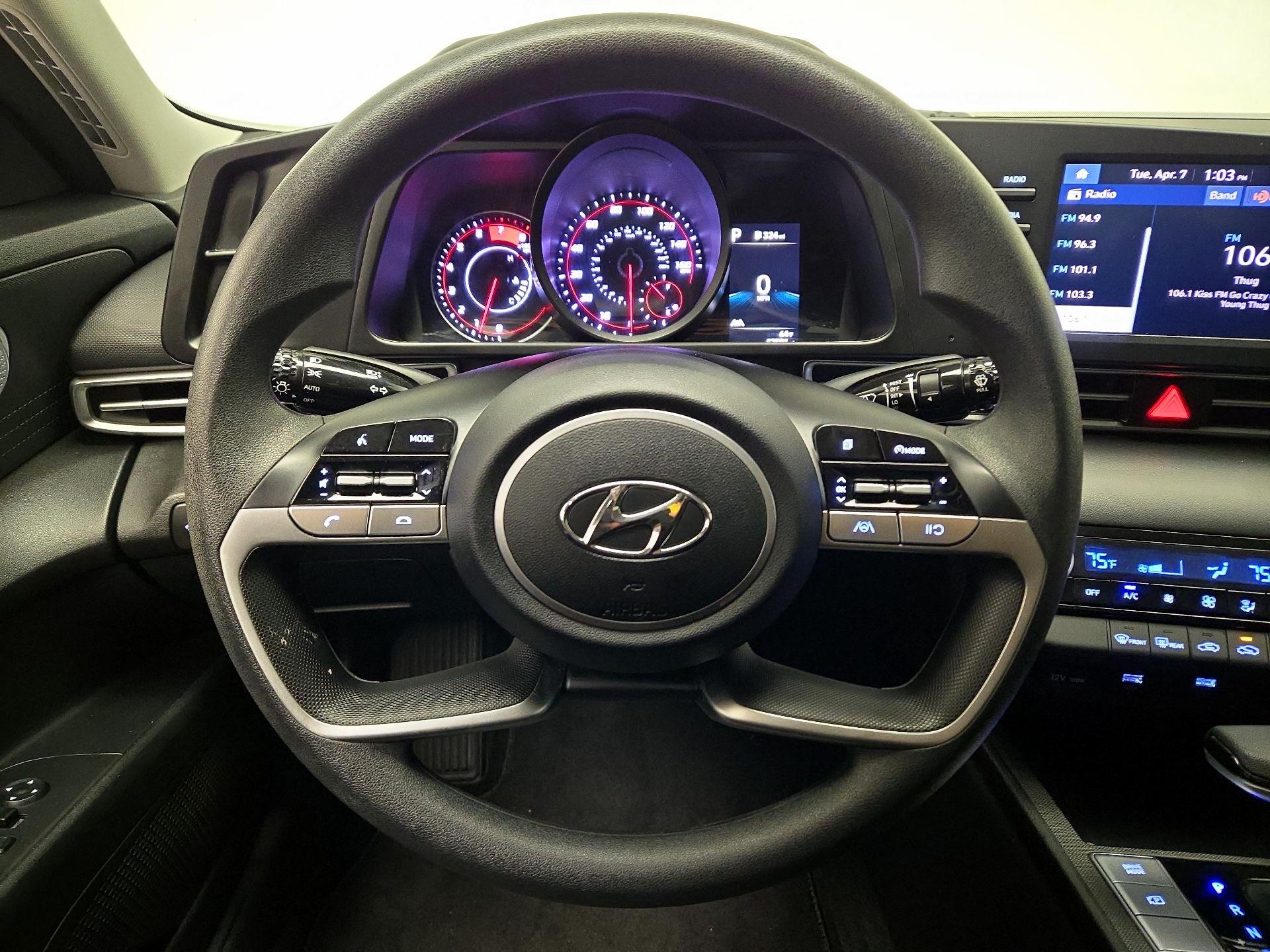 Thumbnail: 2022 Hyundai Elantra - 10
