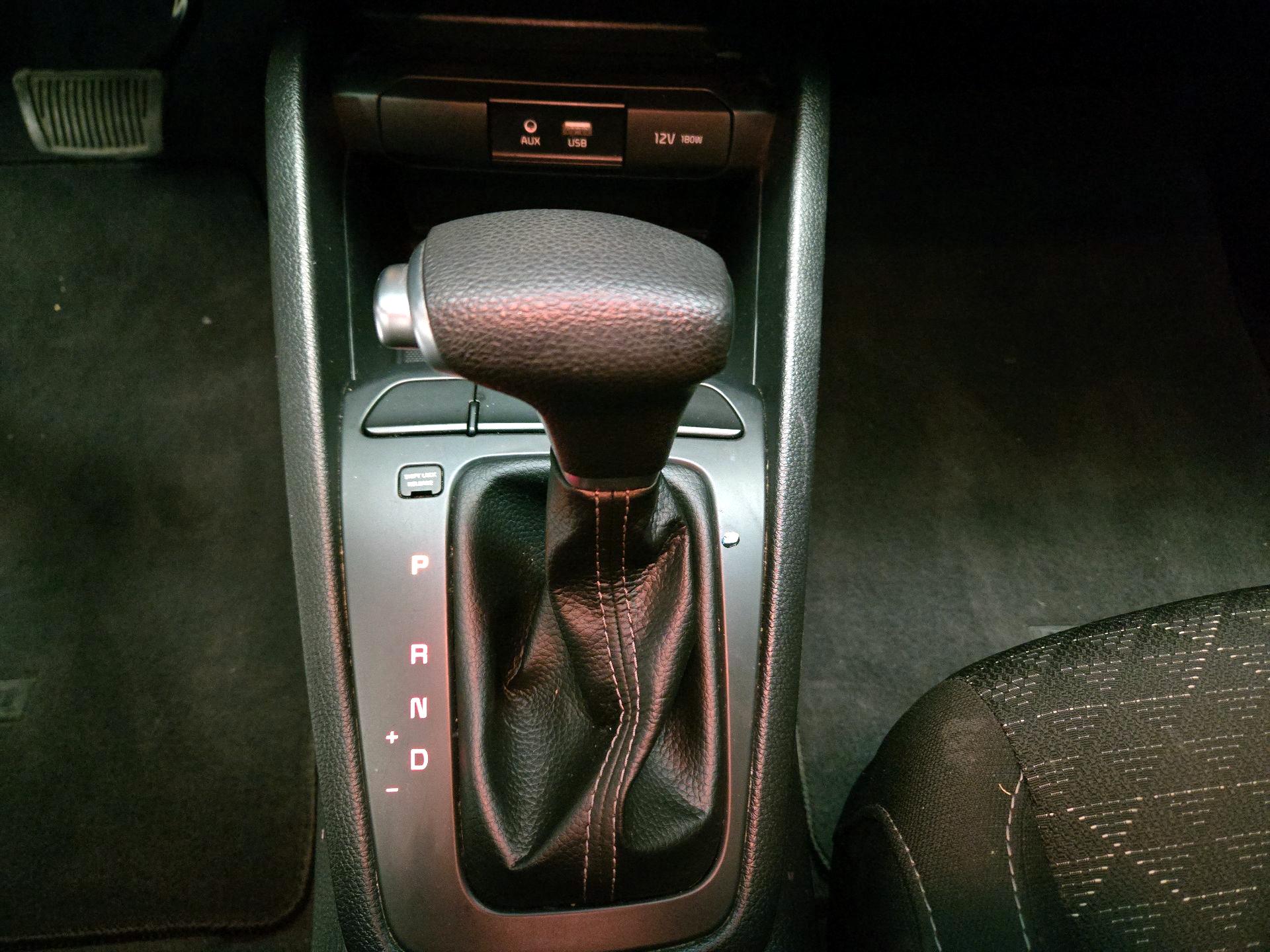 Thumbnail: 2020 Kia Rio - 16