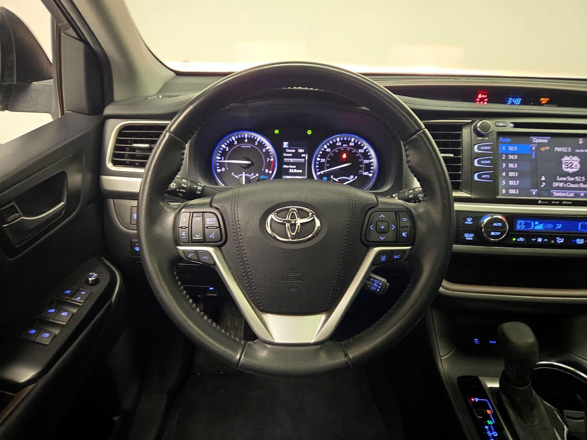Thumbnail: 2019 Toyota Highlander - 10