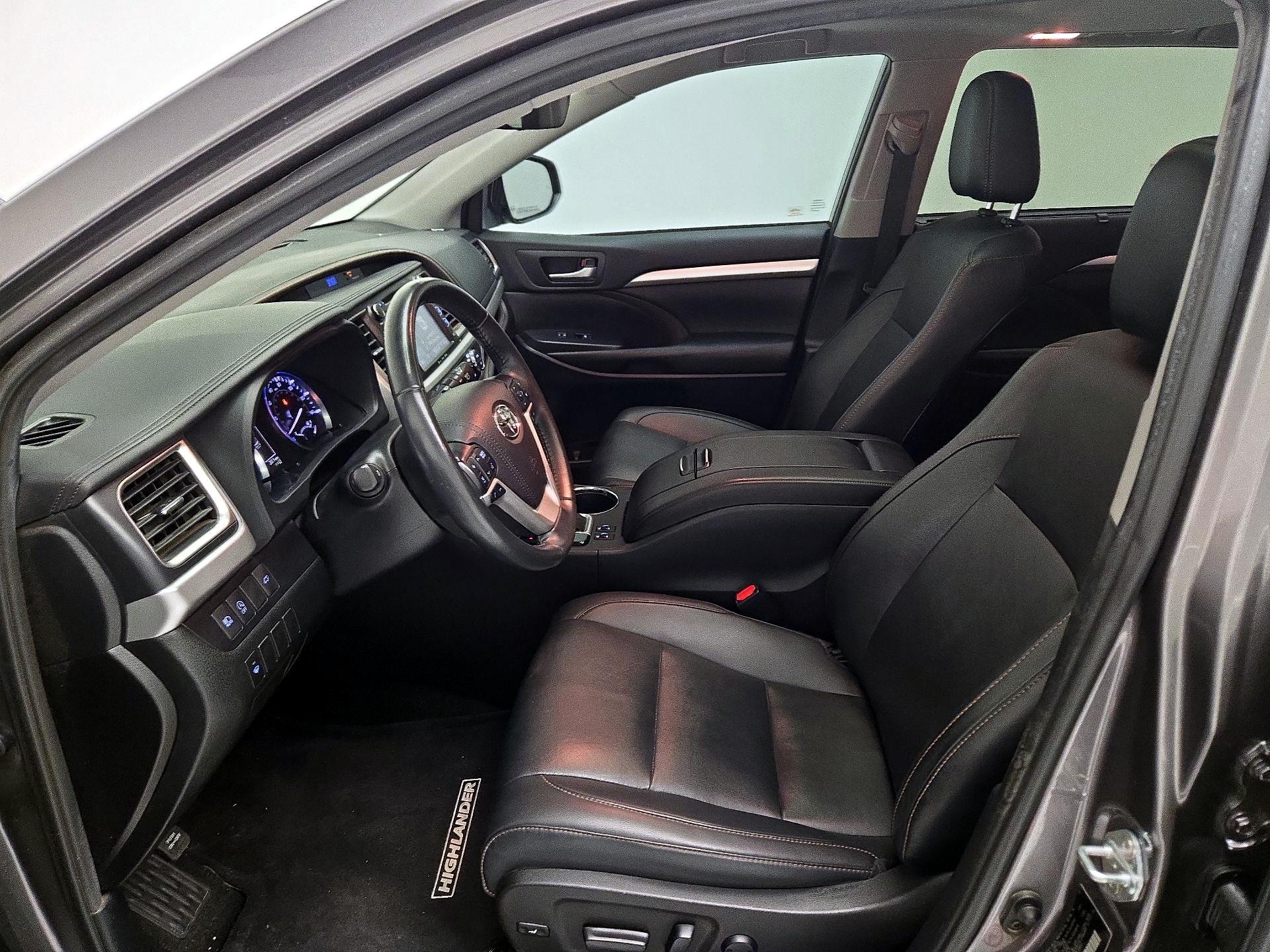 Thumbnail: 2019 Toyota Highlander - 11
