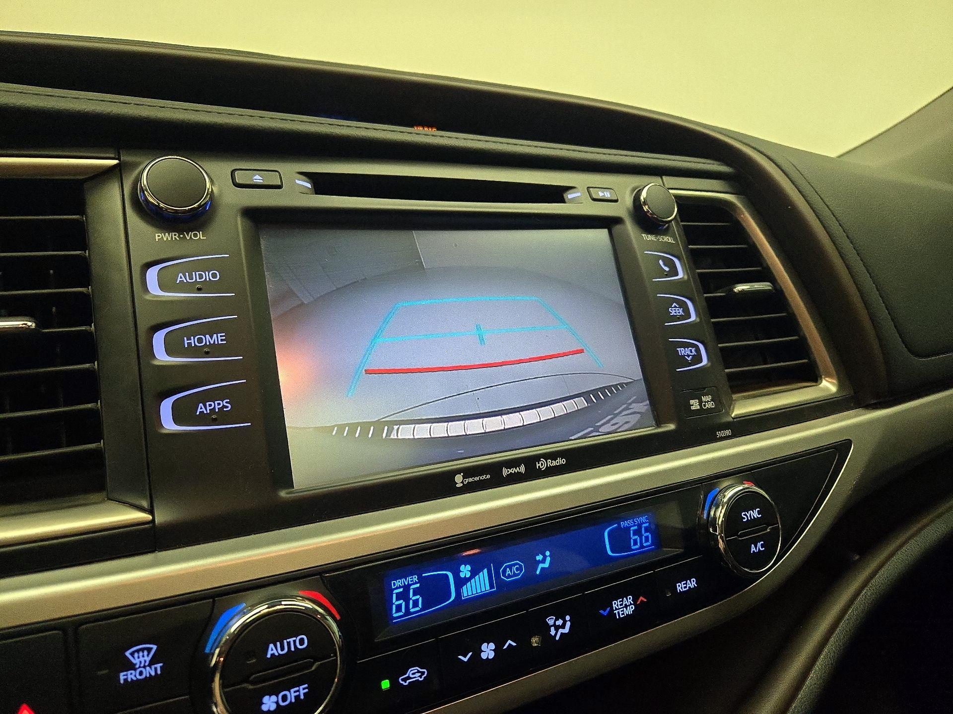 Thumbnail: 2019 Toyota Highlander - 14
