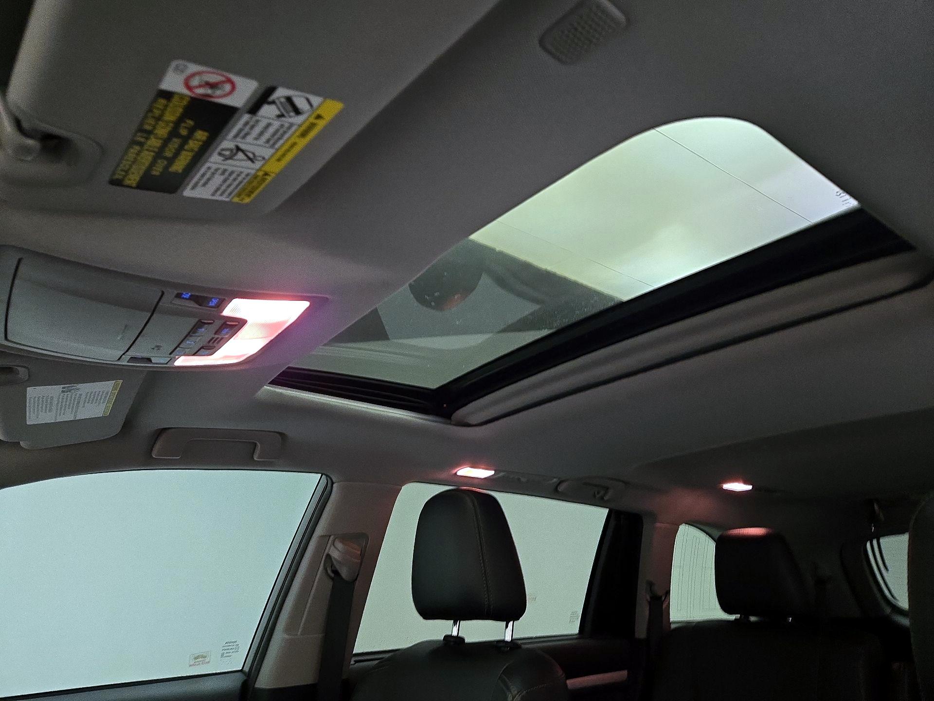 Thumbnail: 2019 Toyota Highlander - 19