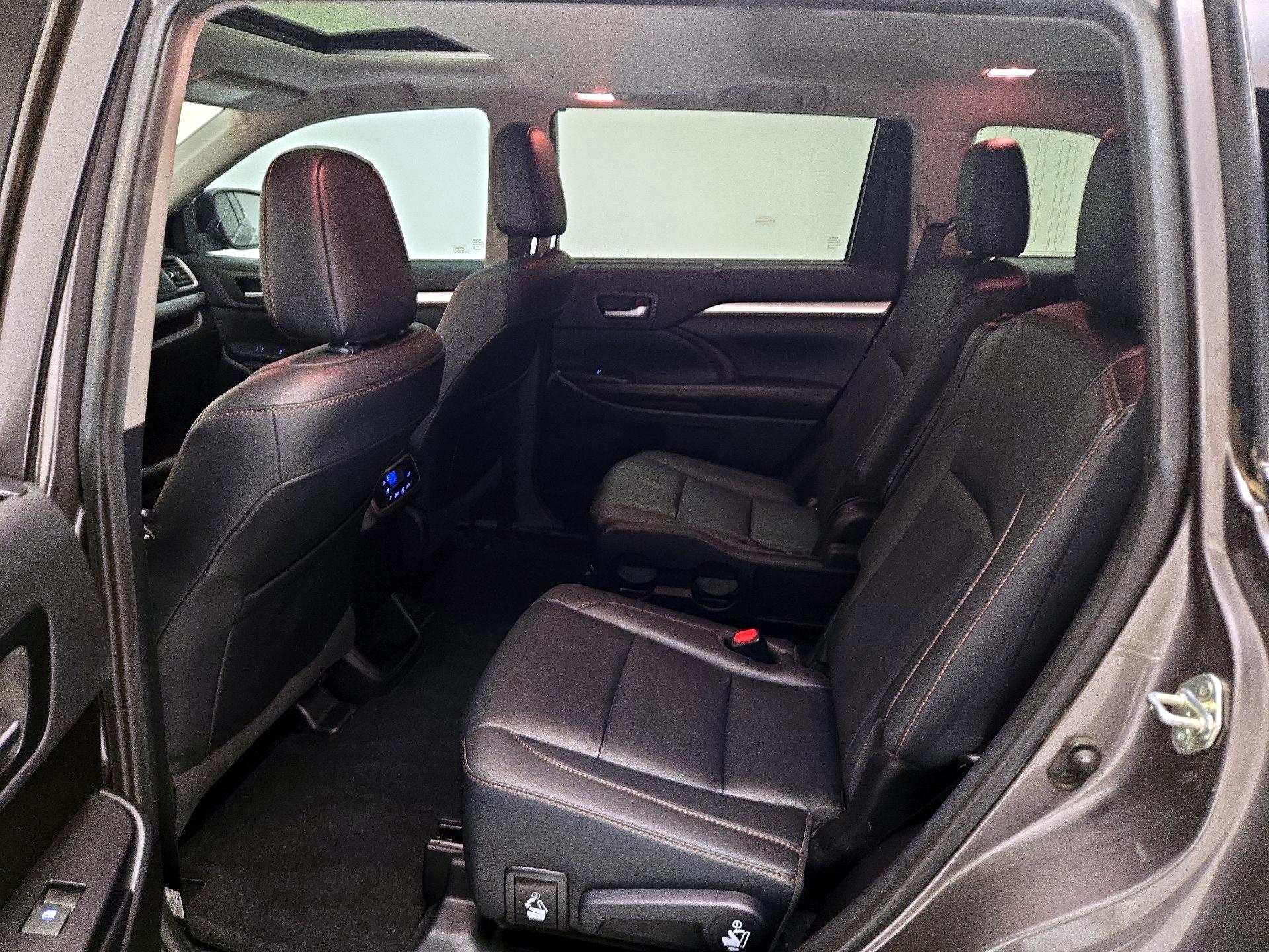 Thumbnail: 2019 Toyota Highlander - 20