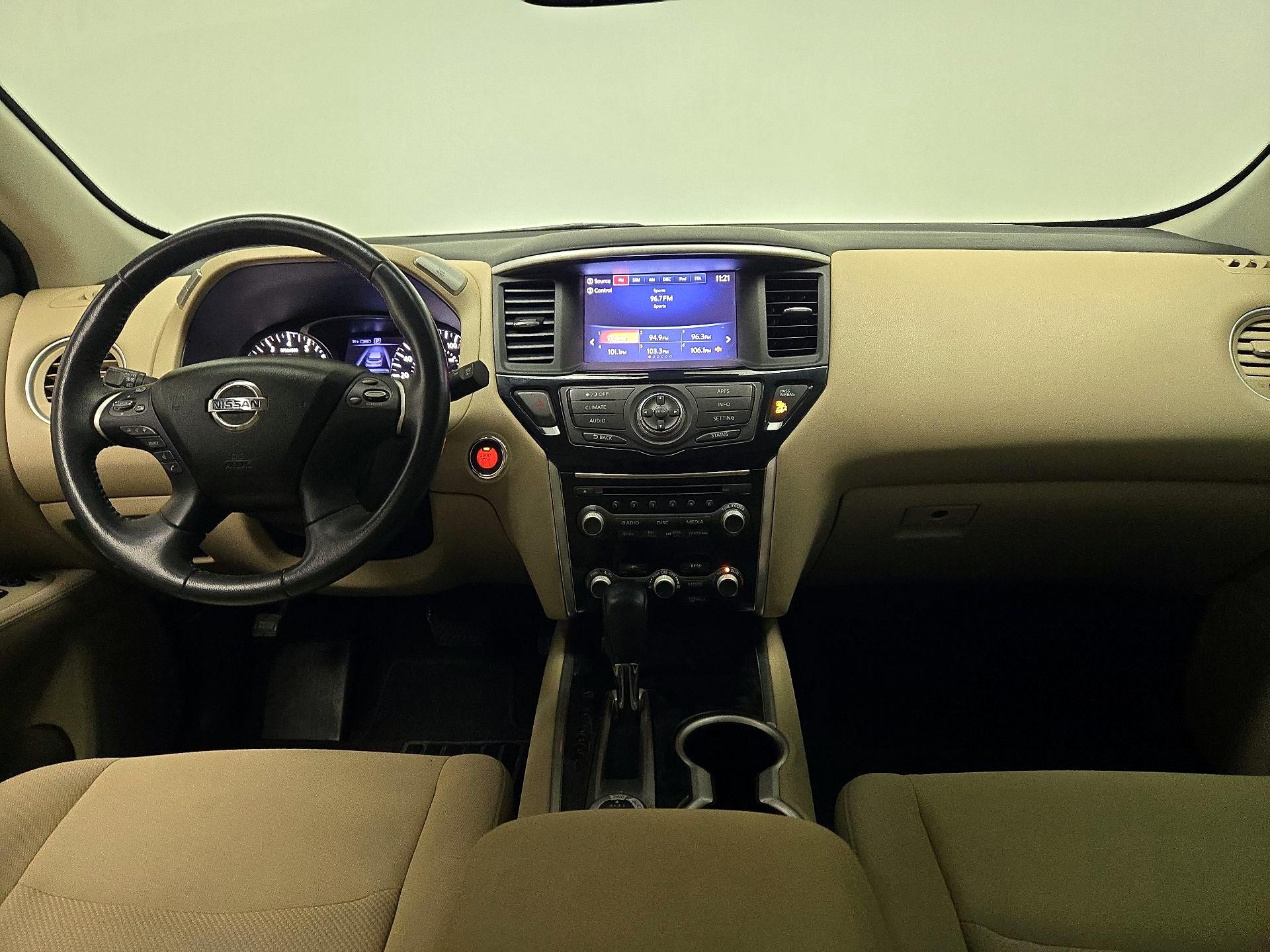 Thumbnail: 2017 Nissan Pathfinder - 9