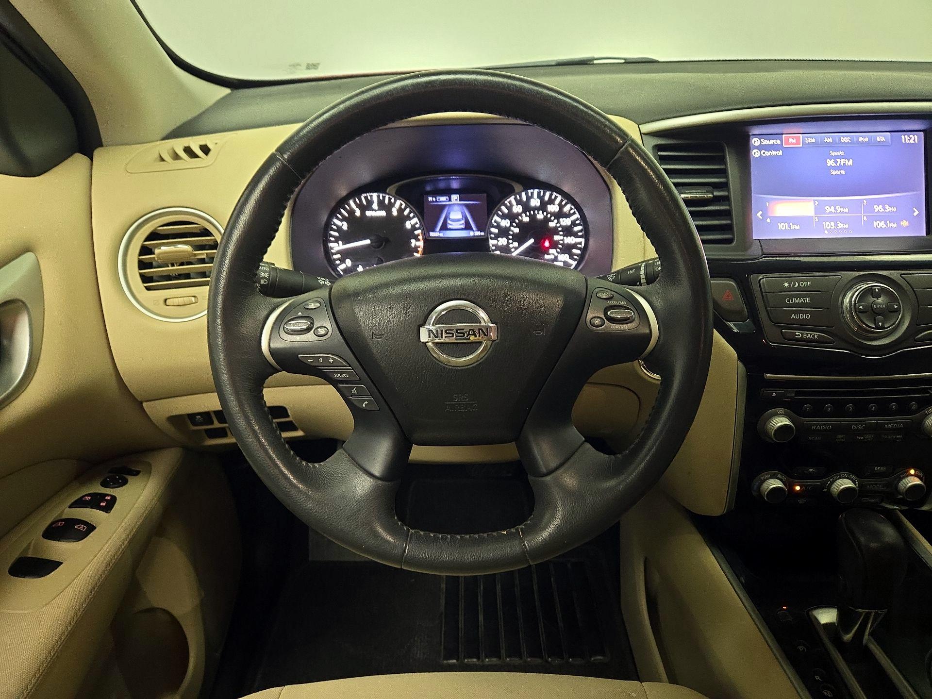 Thumbnail: 2017 Nissan Pathfinder - 10