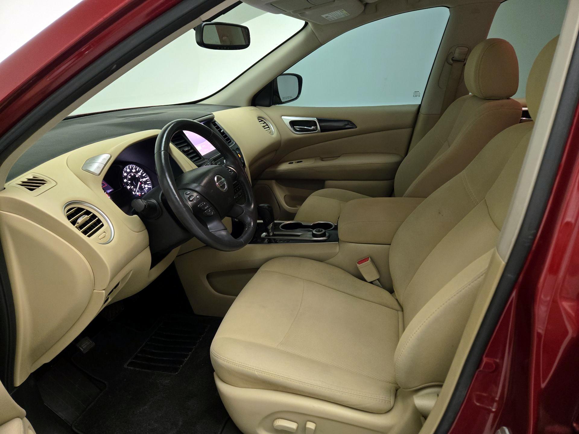 Thumbnail: 2017 Nissan Pathfinder - 11
