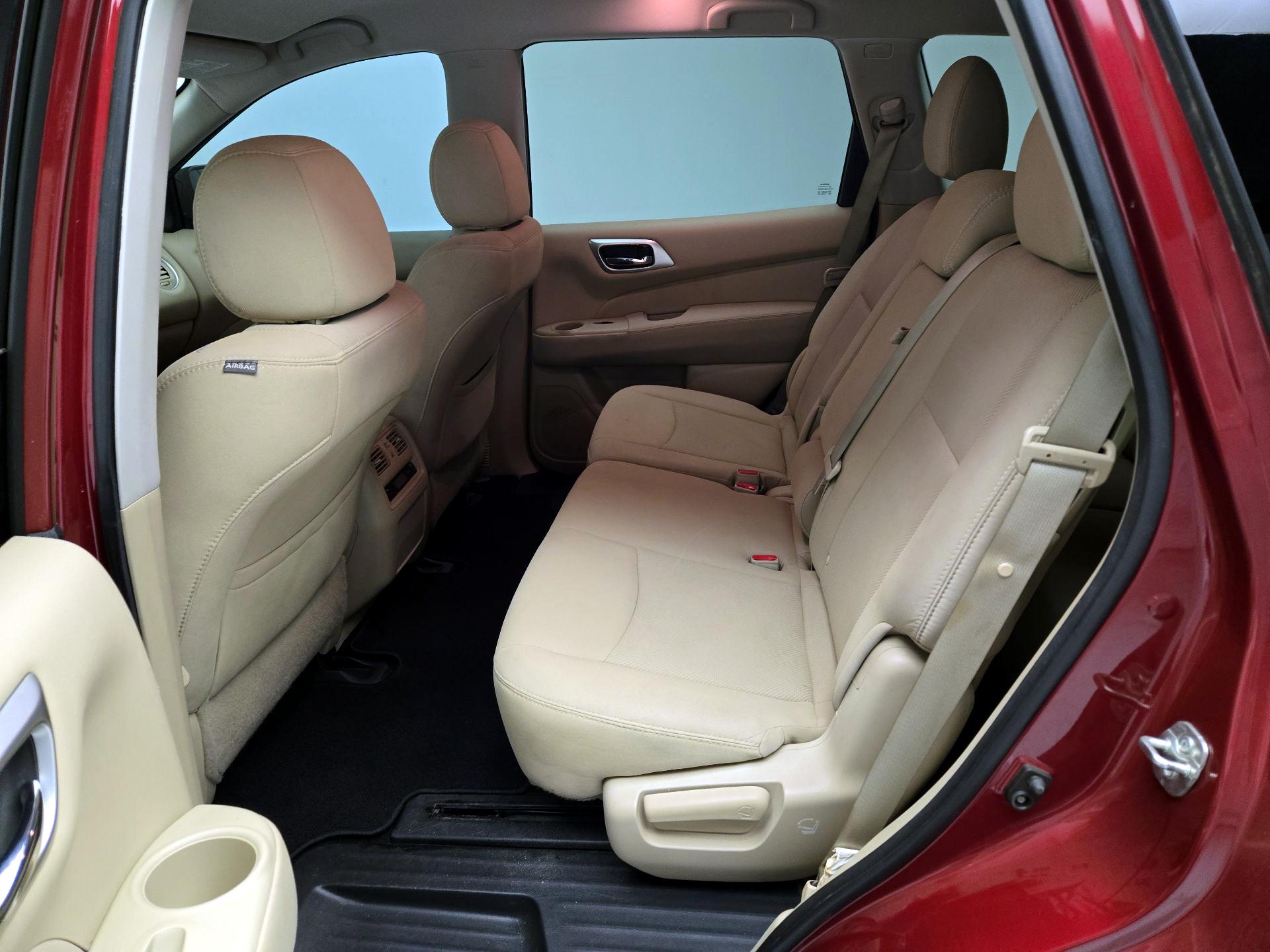 Thumbnail: 2017 Nissan Pathfinder - 18