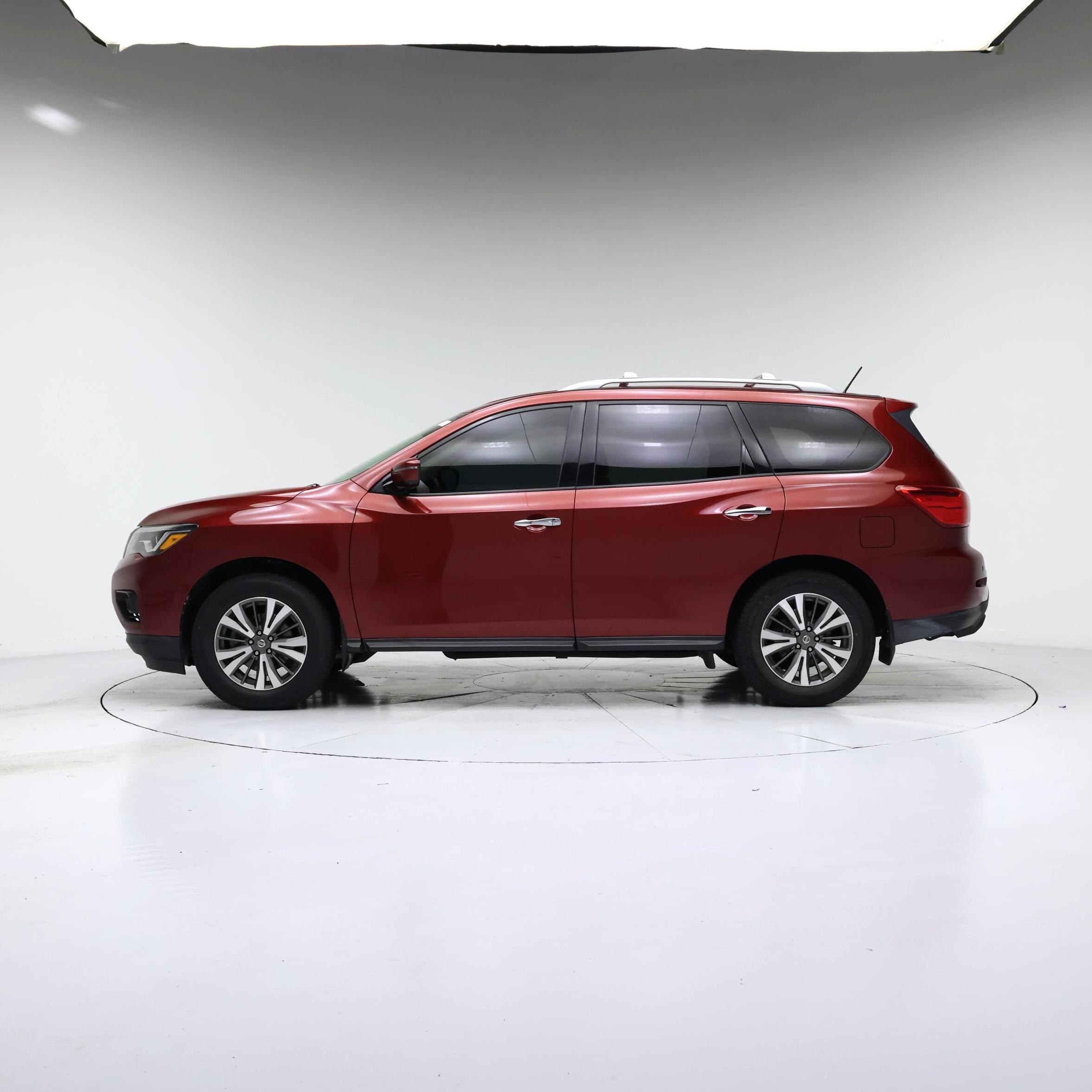 Thumbnail: 2017 Nissan Pathfinder - 3