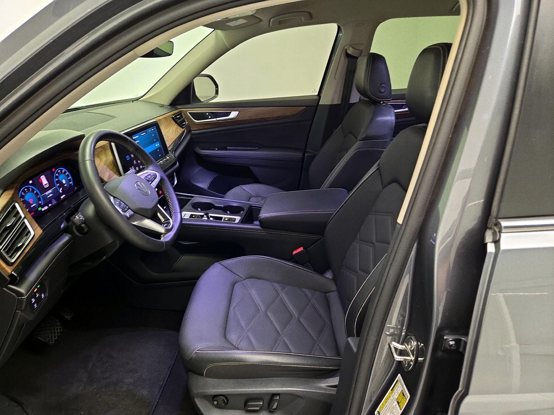 Thumbnail: 2024 Volkswagen Atlas - 11