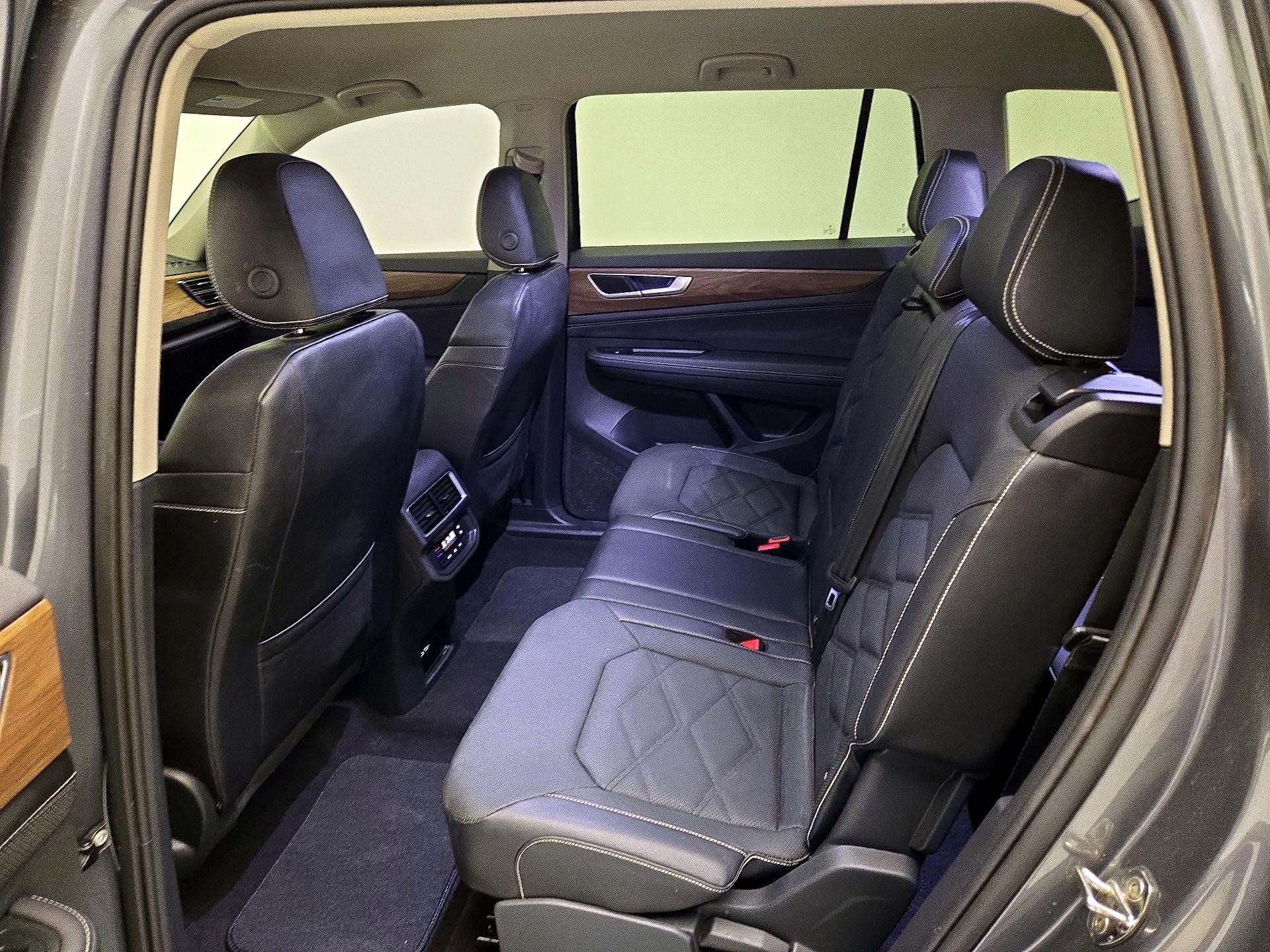 Thumbnail: 2024 Volkswagen Atlas - 19