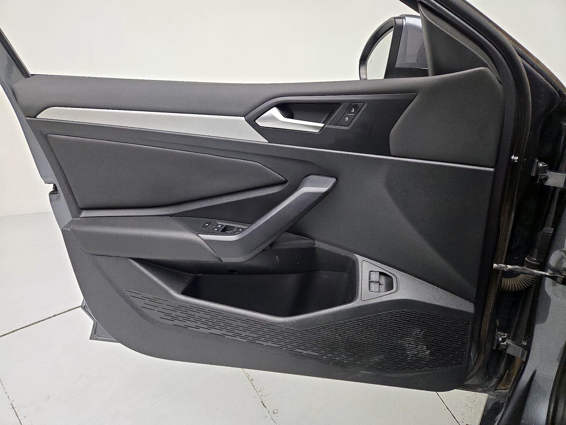 Thumbnail: 2021 Volkswagen Jetta - 12