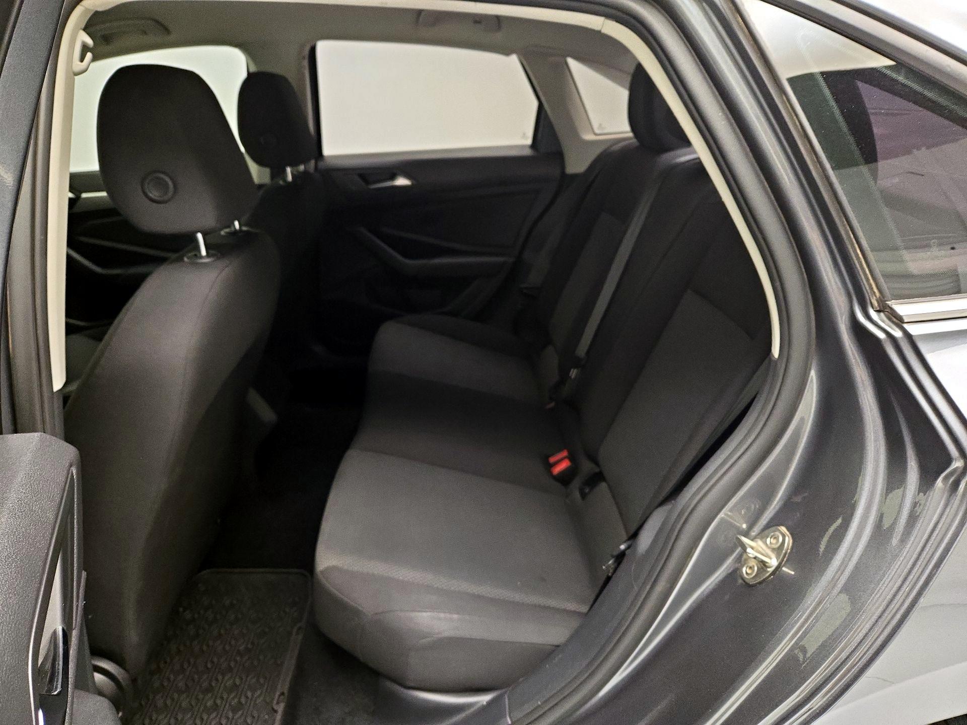 Thumbnail: 2021 Volkswagen Jetta - 19