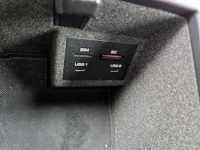 USB/AUX Ports
