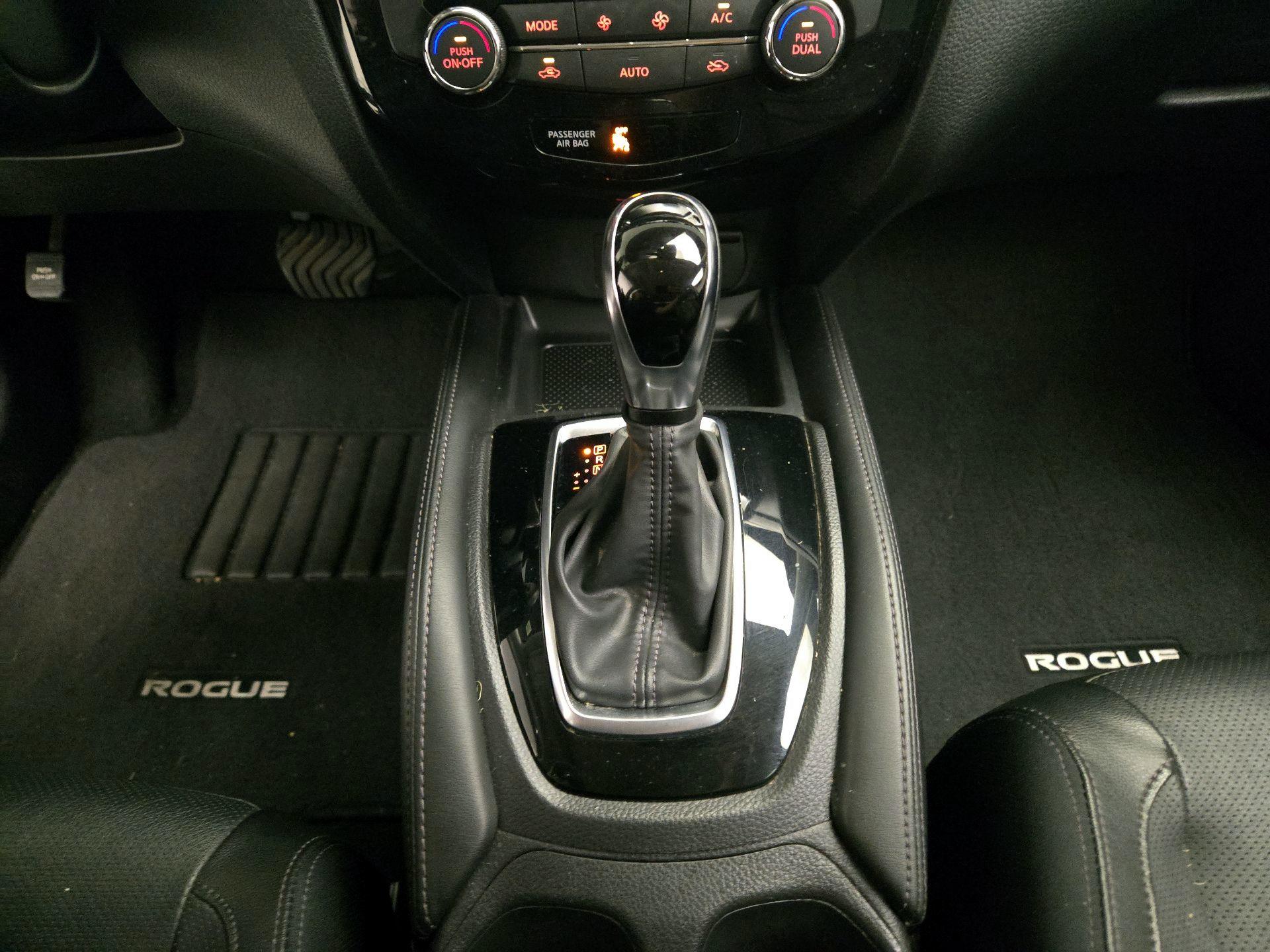 Thumbnail: 2018 Nissan Rogue - 18