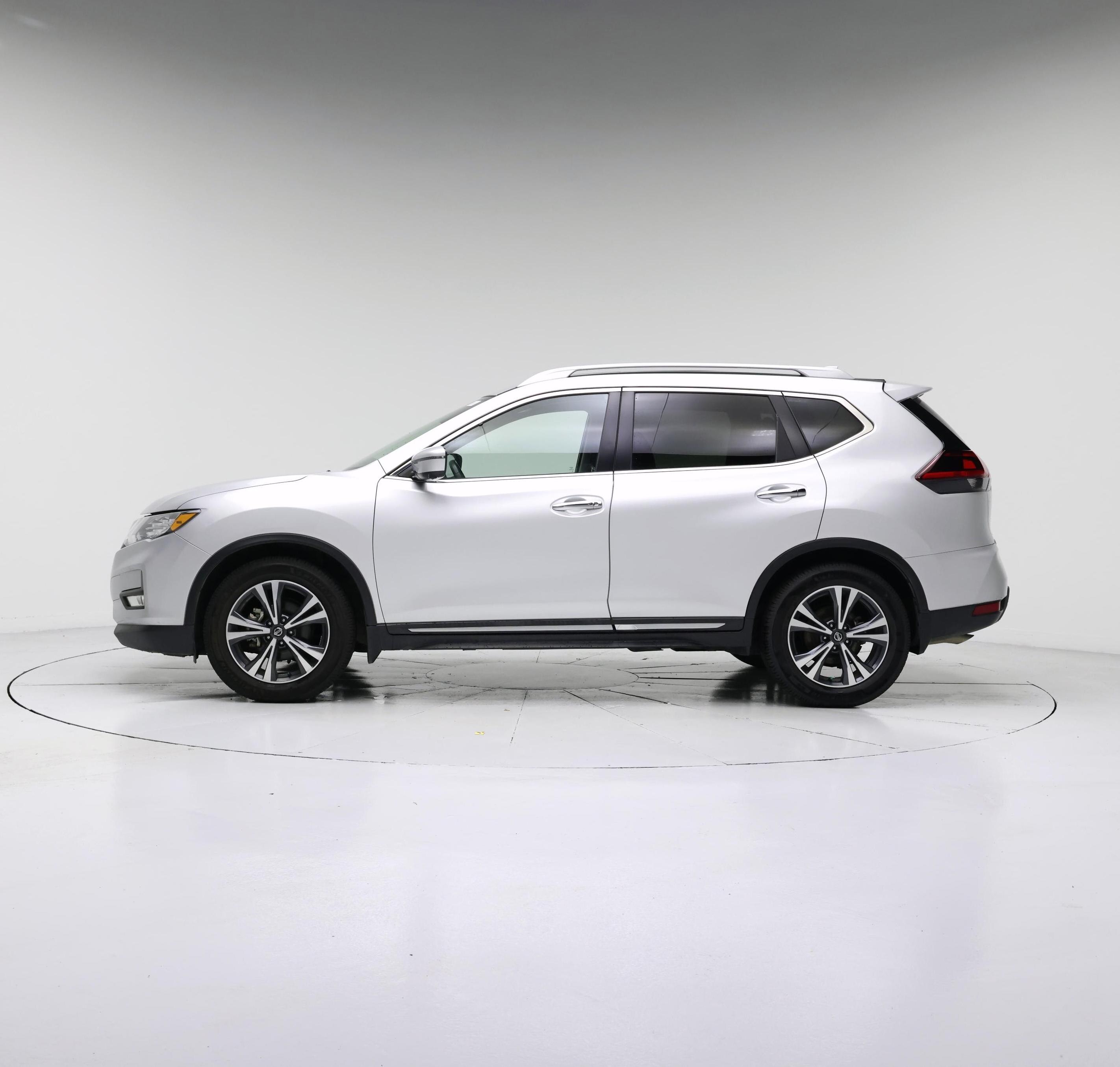Thumbnail: 2018 Nissan Rogue - 3