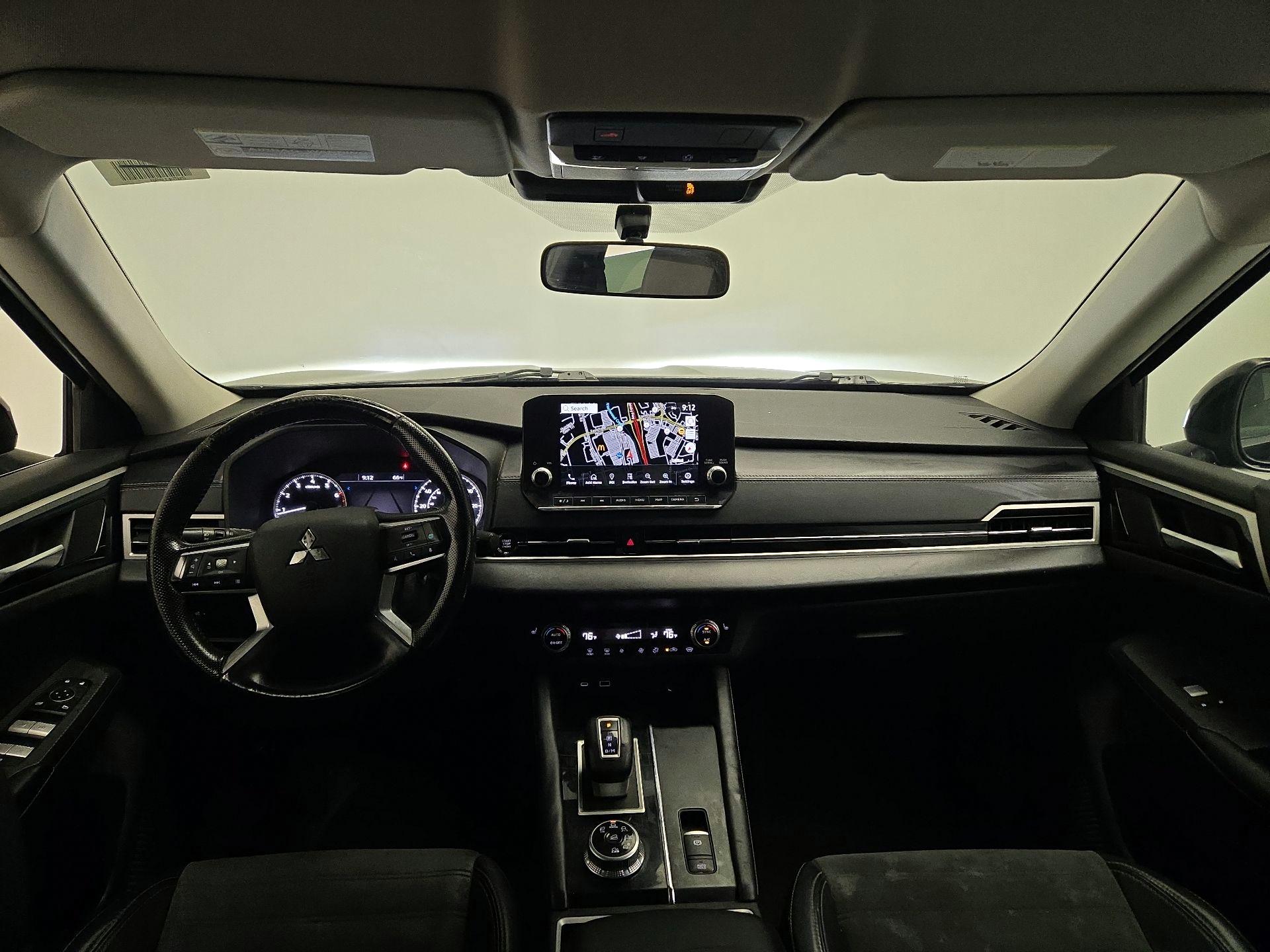 Thumbnail: 2022 Mitsubishi Outlander - 9