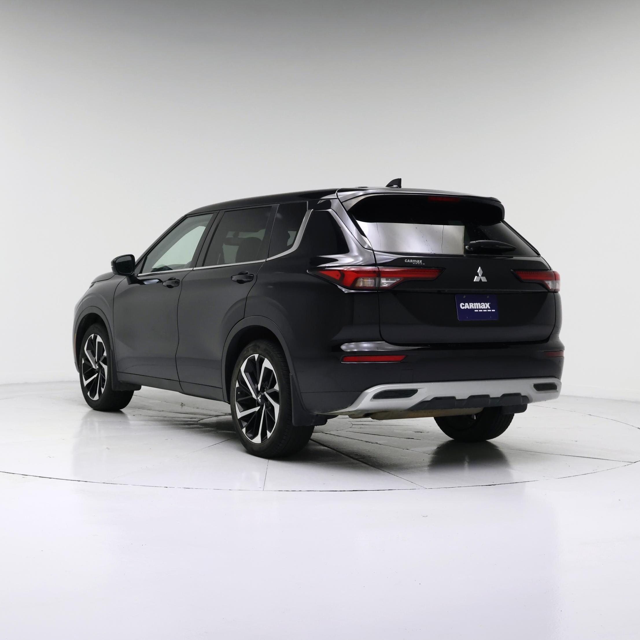 Thumbnail: 2022 Mitsubishi Outlander - 2