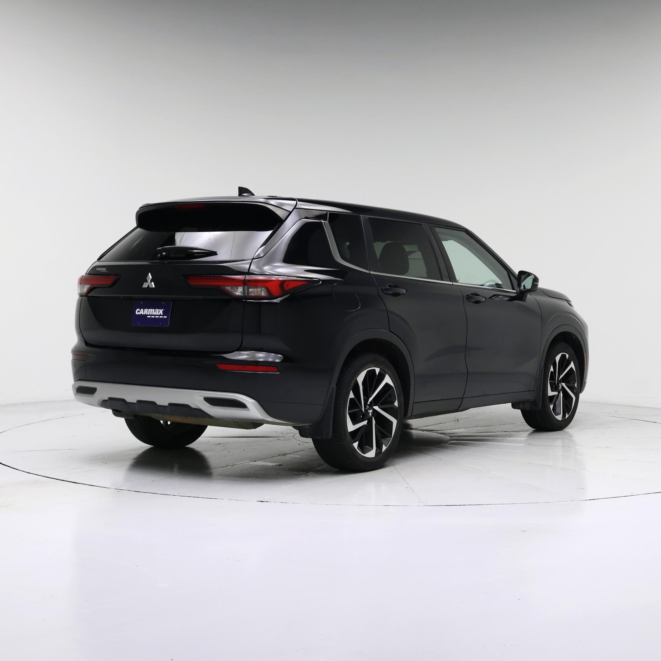 Thumbnail: 2022 Mitsubishi Outlander - 8